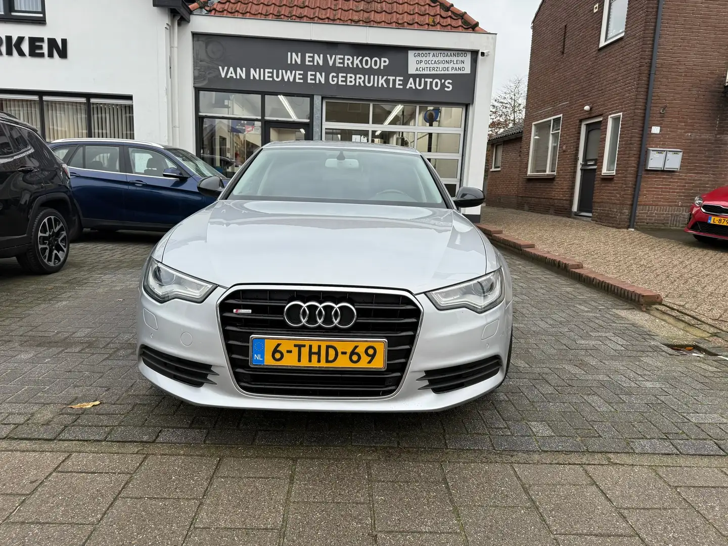 Audi A6 Limousine 2.0 TFSI Business Edition, Apple Carplay Grijs - 2