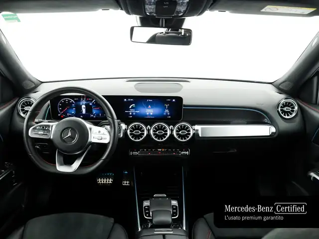 Mercedes-Benz GLB view 9