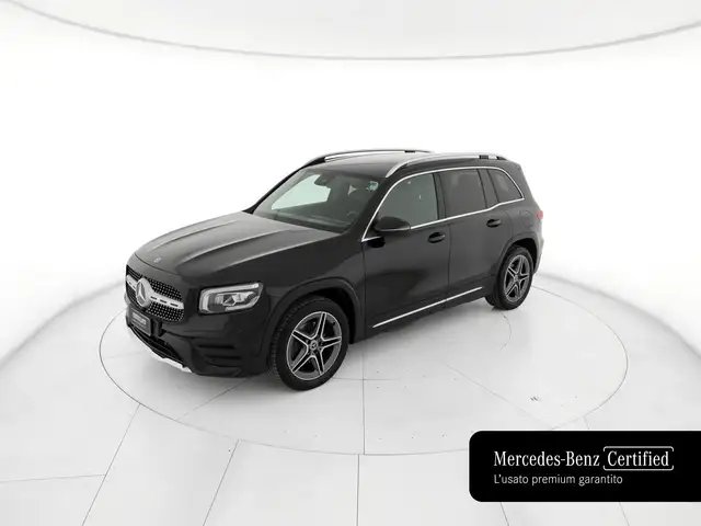 Mercedes-Benz GLB view 2