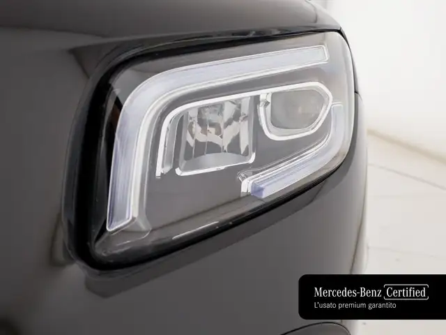 Mercedes-Benz GLB view 8