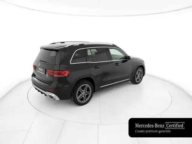 Mercedes-Benz GLB view 4