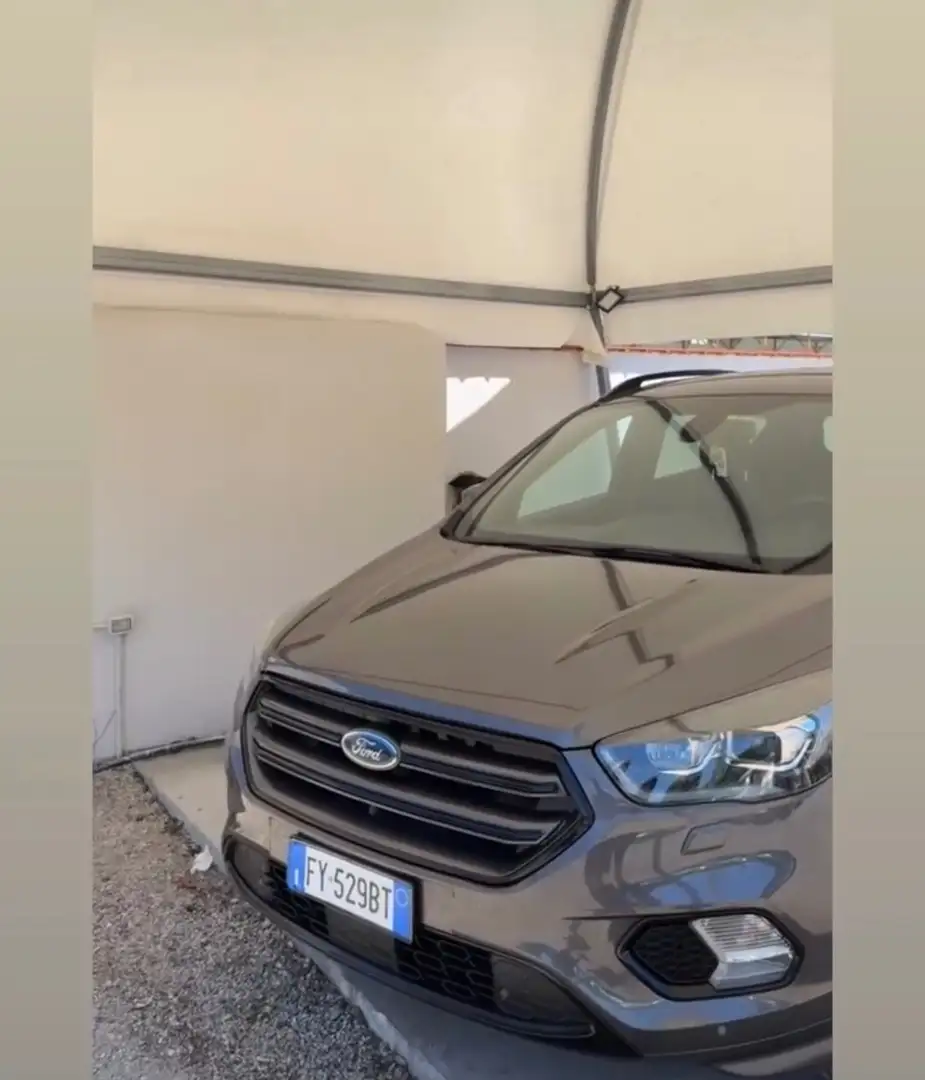 Ford Kuga 2.0 TDCI 150 CV S&S 4WD Powershift ST-Line Gris - 1