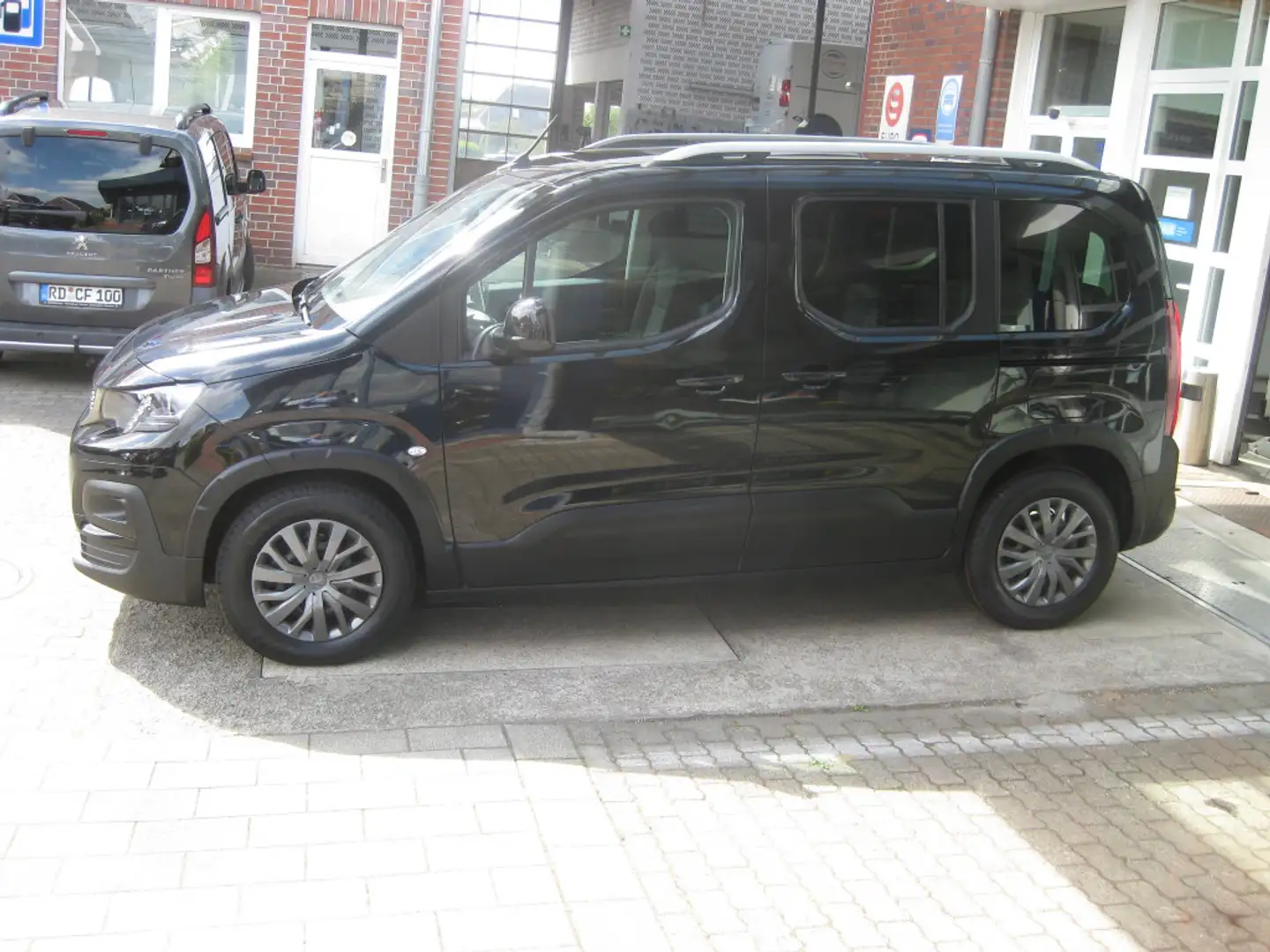 Peugeot Rifter Allure L1 HDI 130 ++PANO++AHK++W-RÄDER Schwarz - 2