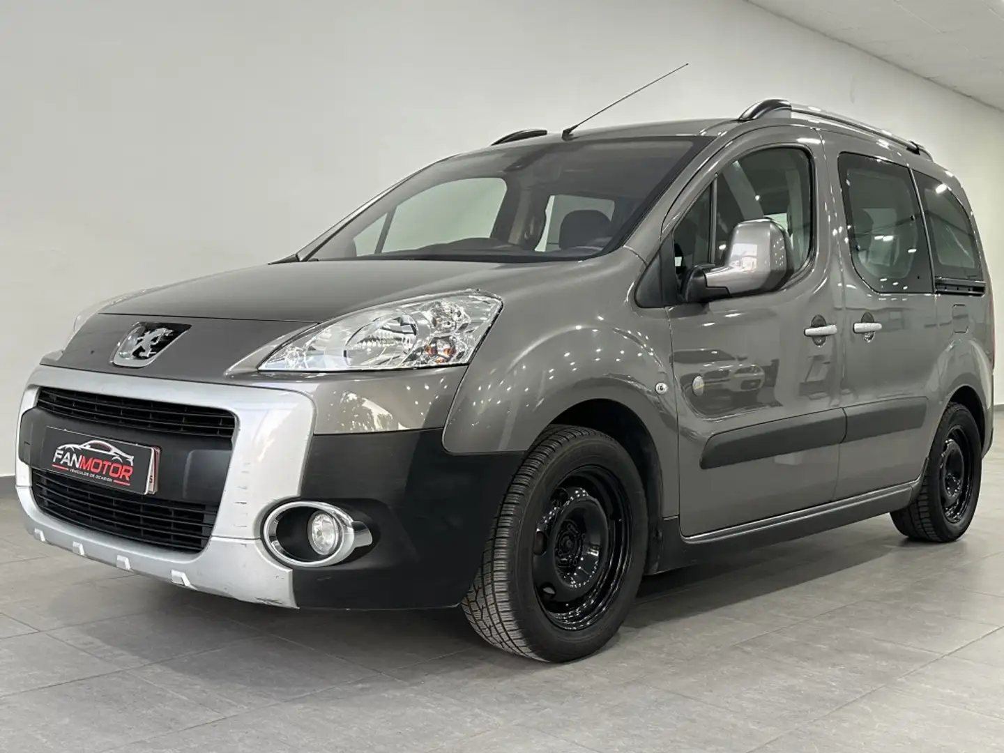 Peugeot Partner 1.6HDI 90 Rancho Plus Grau - 2