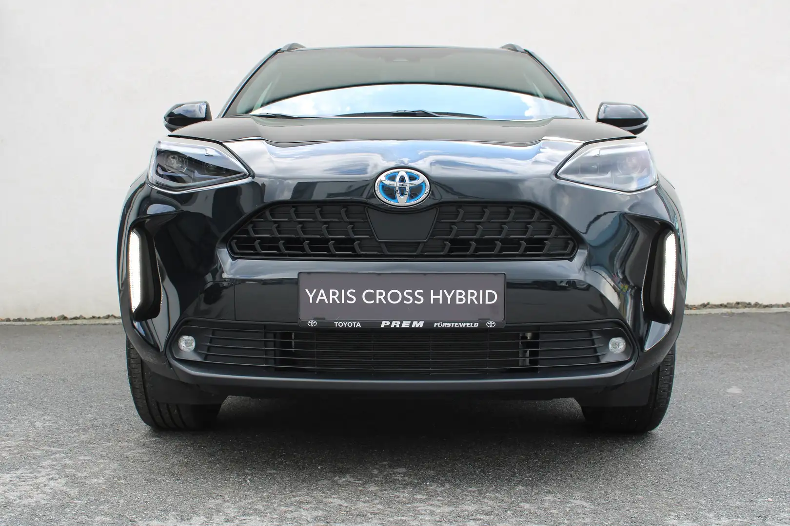 Toyota Yaris Cross 1,5 VVT-i Hybrid Active Drive Aut. mit Extras! Schwarz - 1