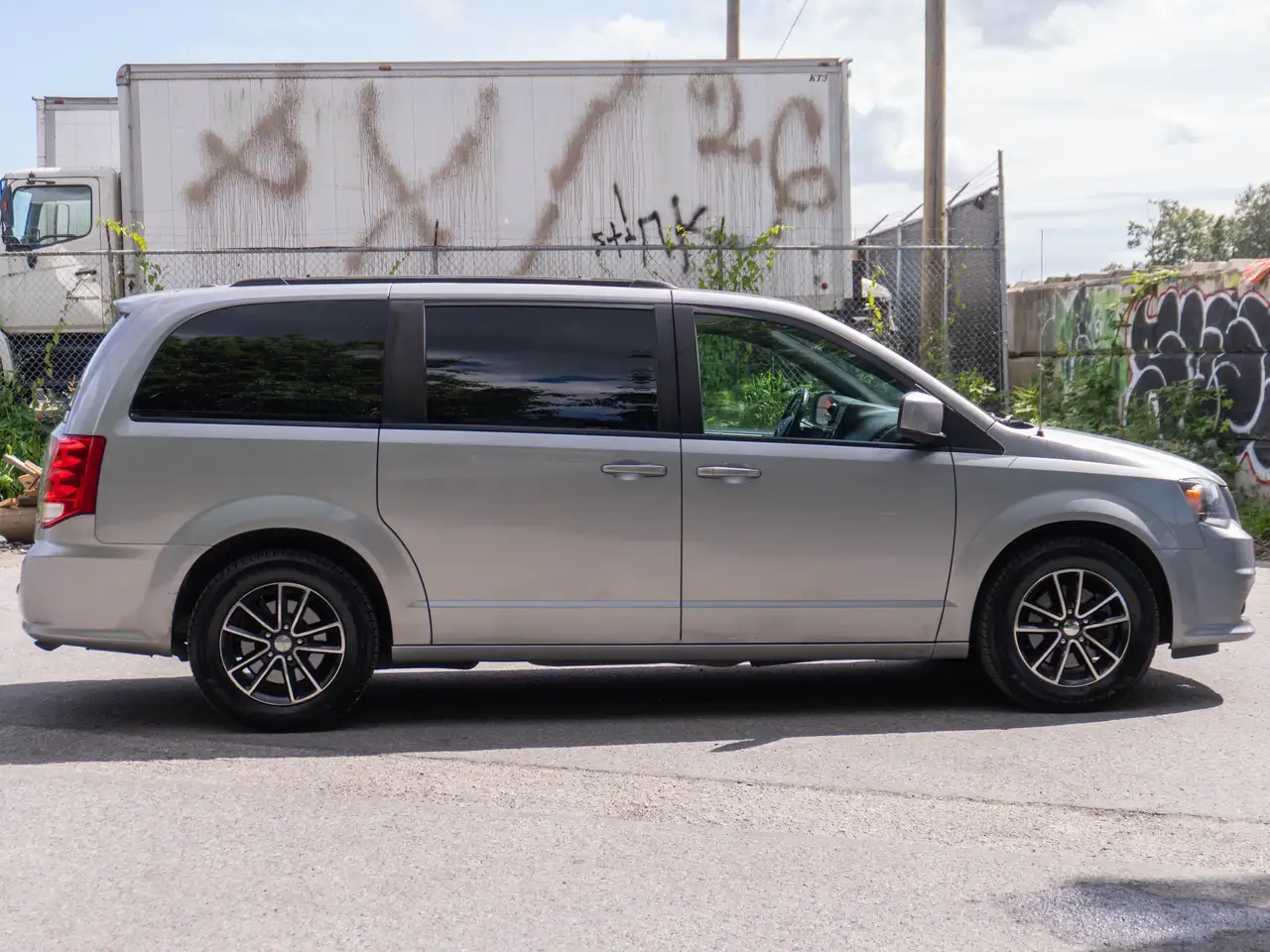 Dodge Grand Caravan снимка Dodge Grand Caravan