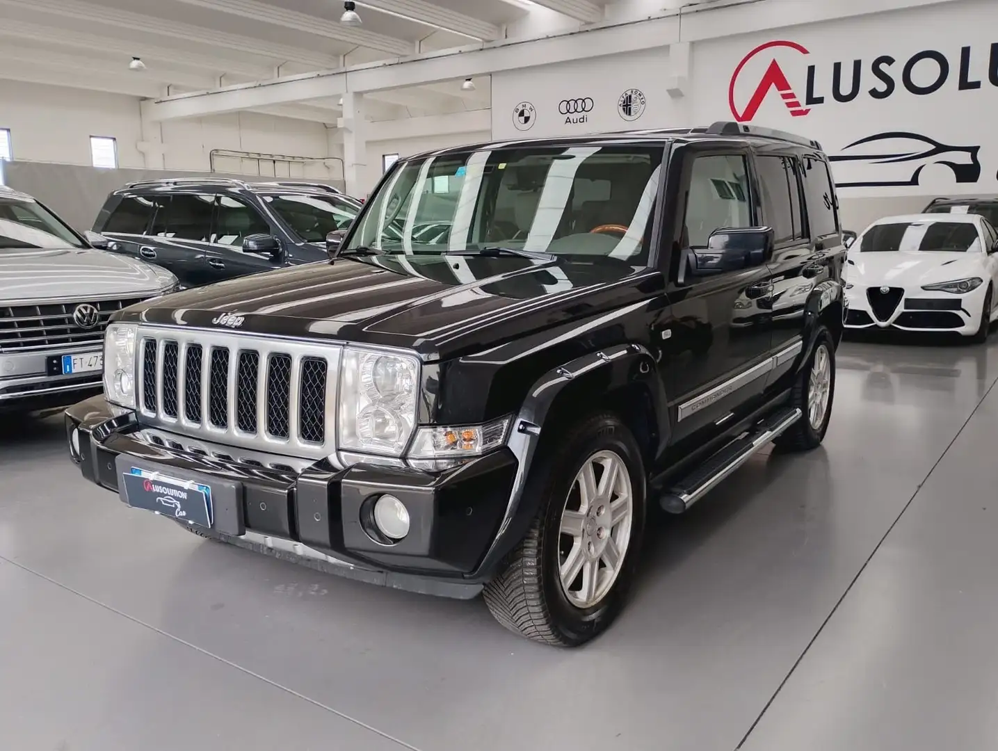 Jeep Commander 3.0 CRD DPF Overland Schwarz - 2