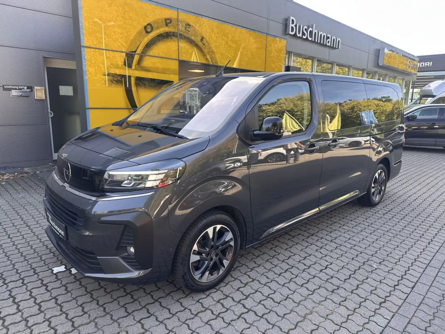 Opel Zafira Life 2.0 D XL Aut. 130 kW Edition Grau - 1