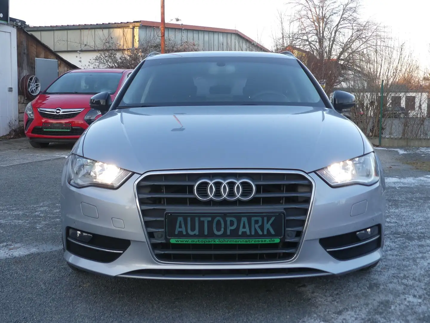 Audi A3 Sportback attraction ultra*Navi*Nr.75 Argent - 2