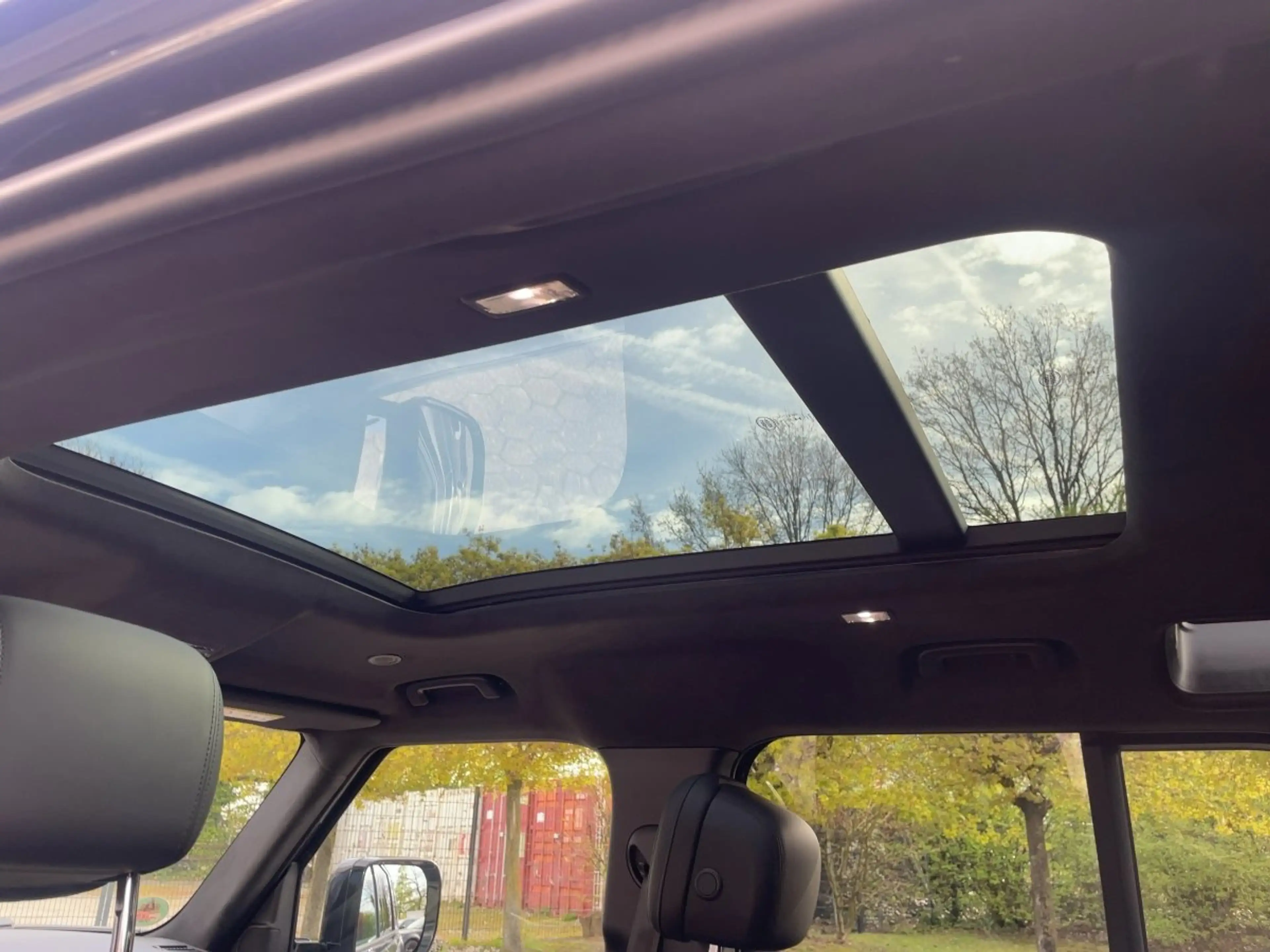 Land Rover Defender 110 D350 X 360-CAM ACC 22 Z AHK Luft — photo 15