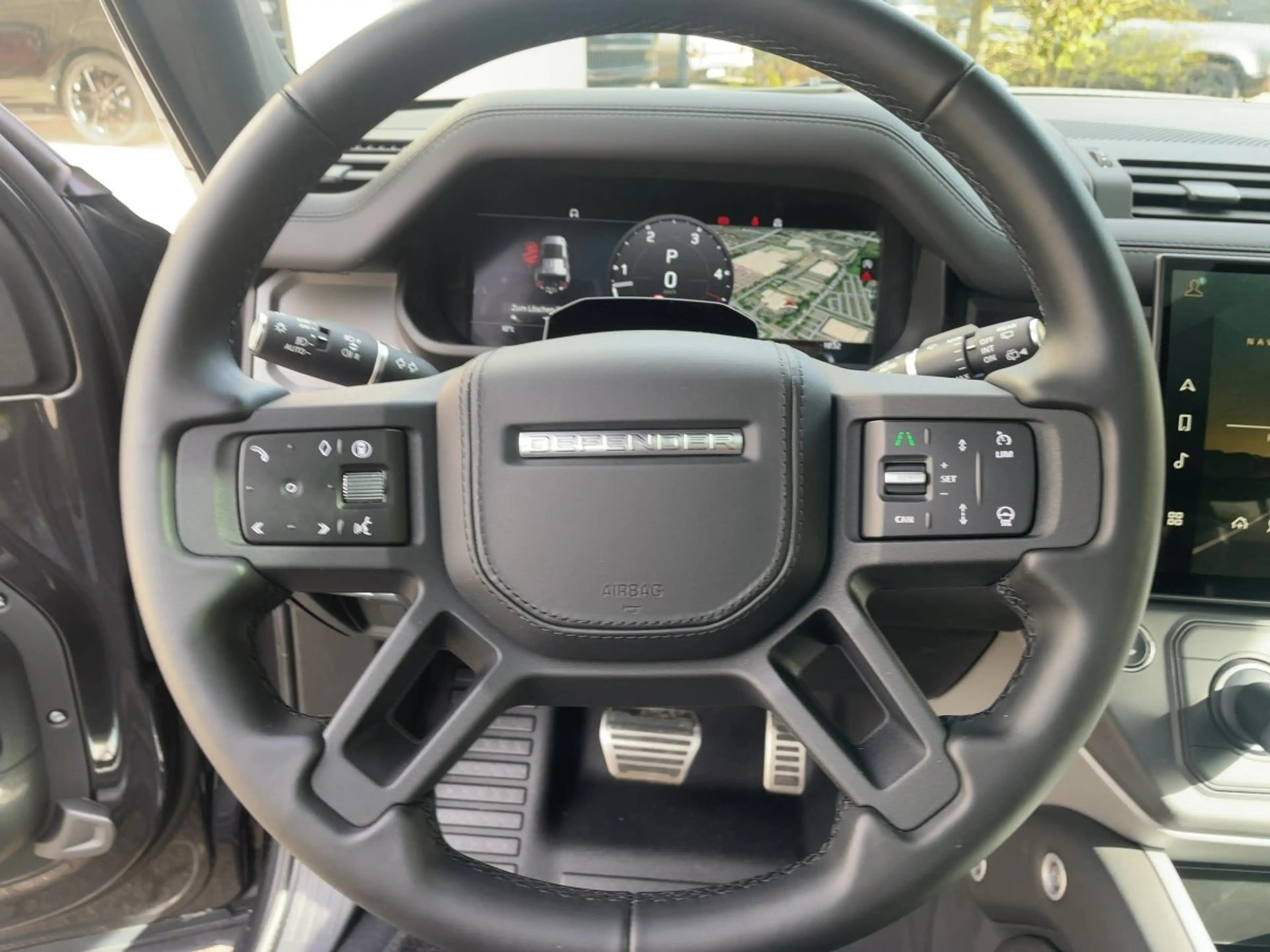 Land Rover Defender 110 D350 X 360-CAM ACC 22 Z AHK Luft — photo 12