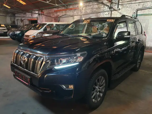 Toyota Land Cruiser Land Cruiser 2.8 D-4D Lounge  ""7 Places """