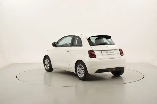 Fiat 500 view 3