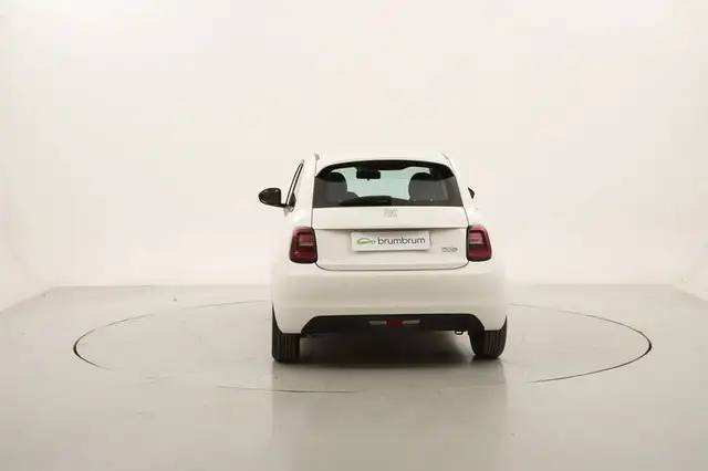 Fiat 500 view 4