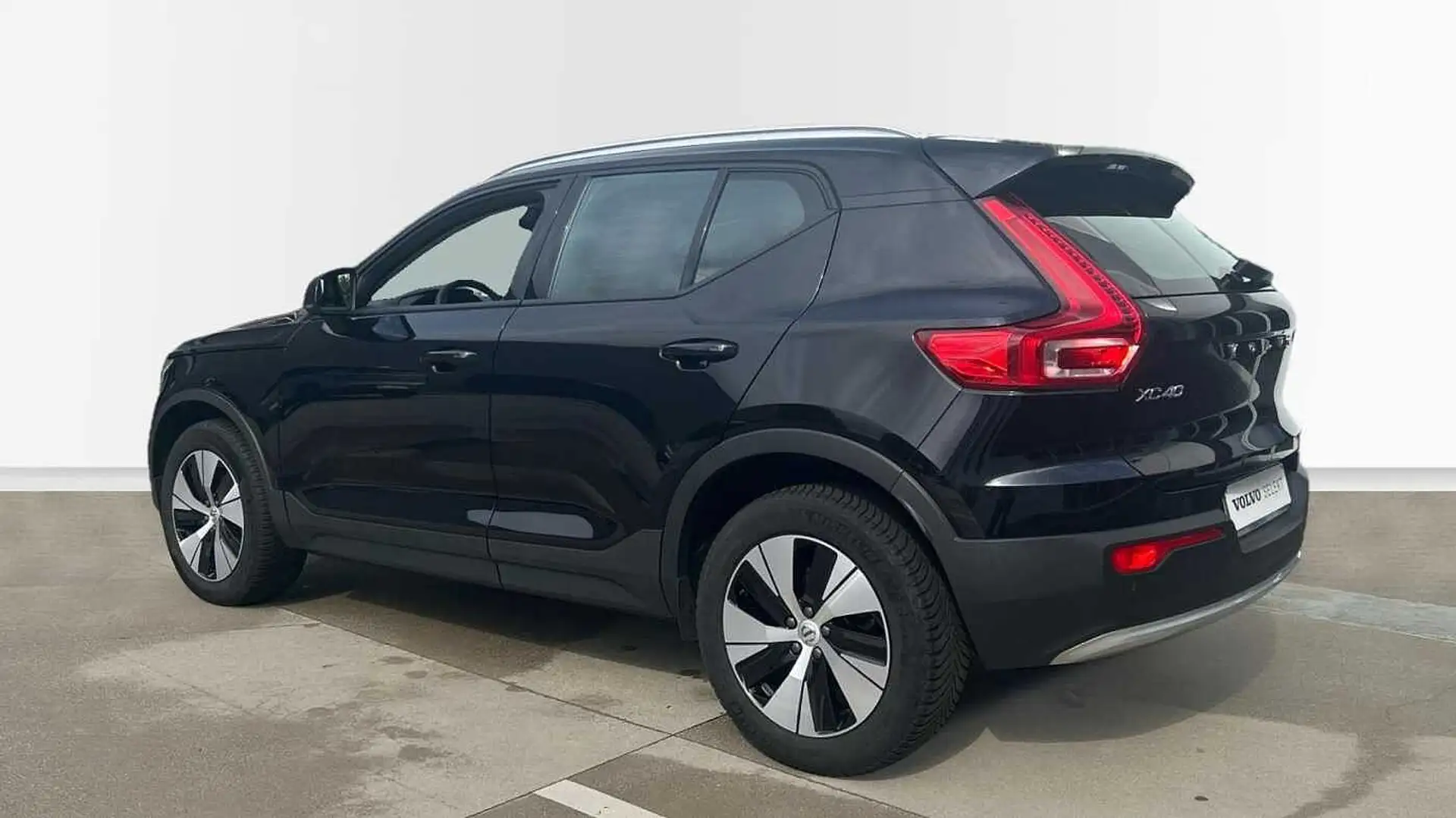 Volvo XC40 Core, B3 Mild hybrid, Benzine Negro - 2