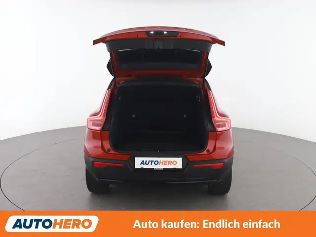 Volvo XC40 view 16