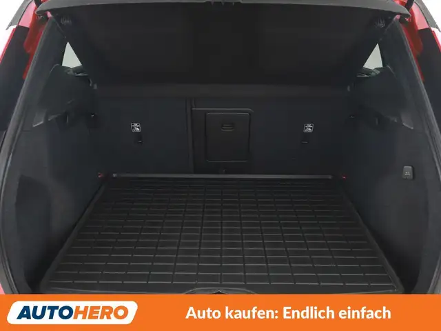 Volvo XC40 view 17