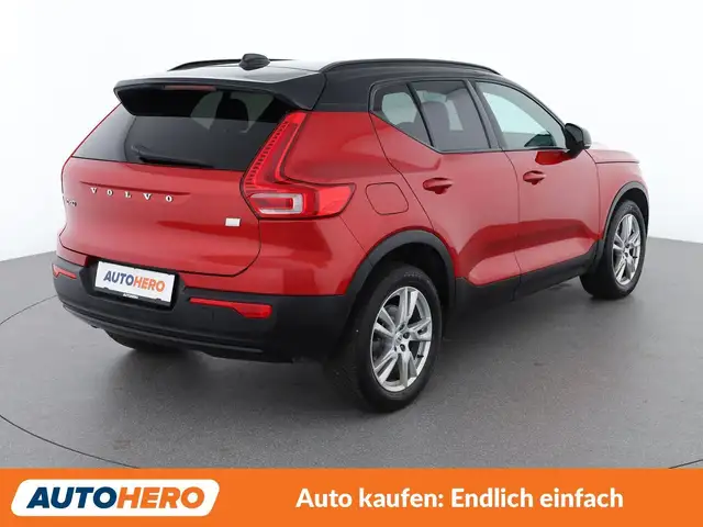 Volvo XC40 view 6