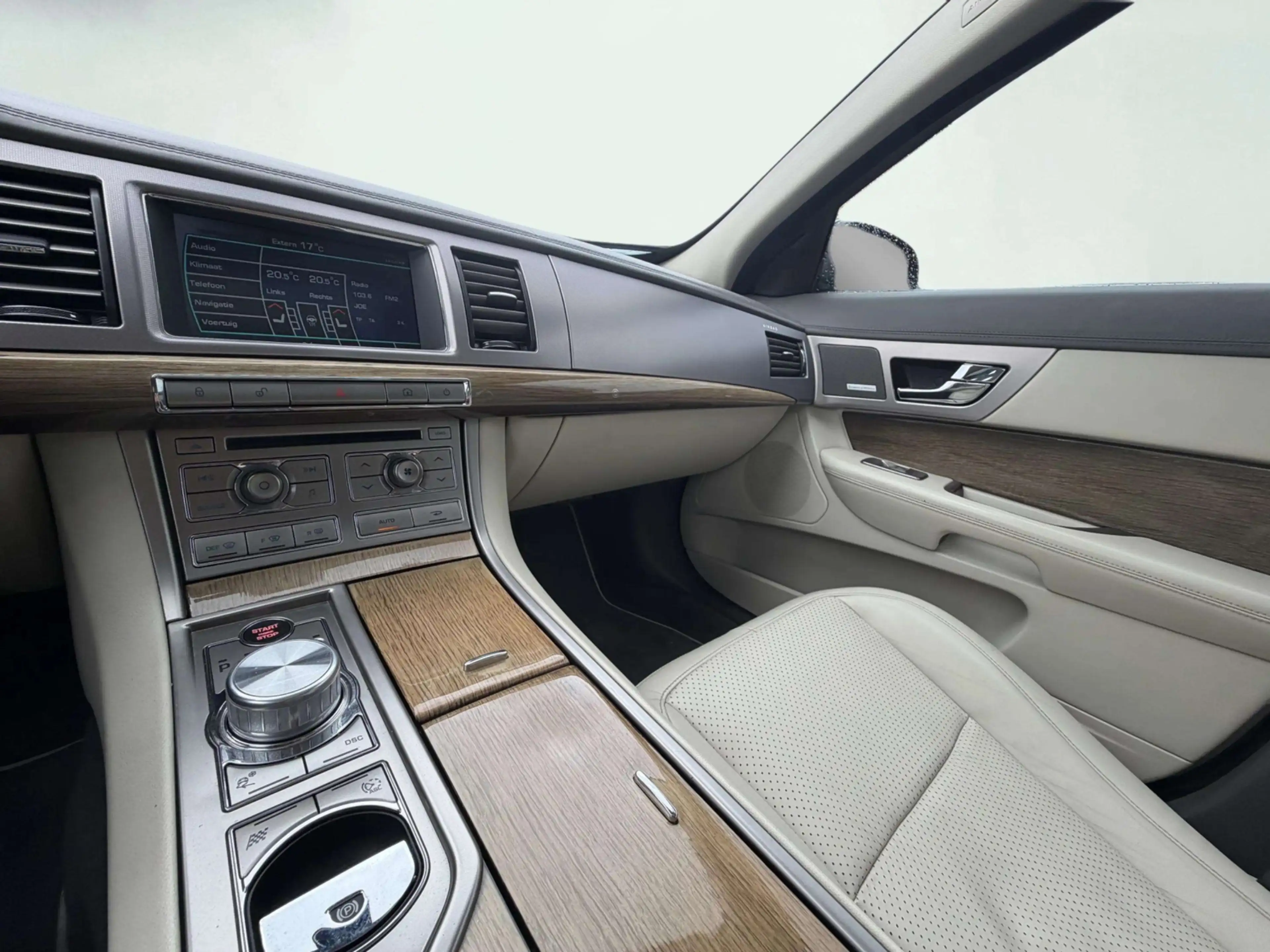 Jaguar XF 4.2 V8 SV8 Supercharged | Bowers & Wilkins | Panor — photo 12