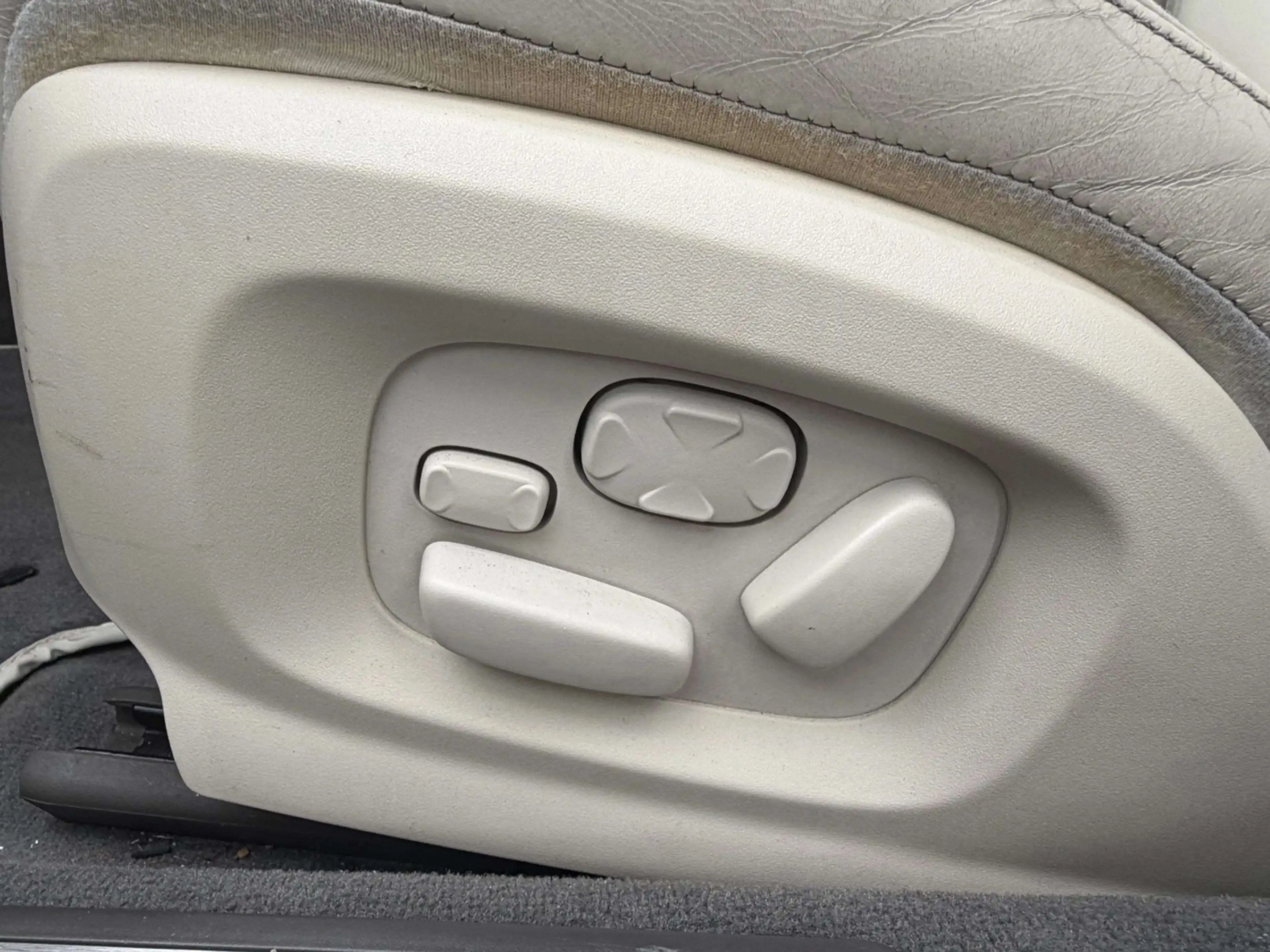 Jaguar XF 4.2 V8 SV8 Supercharged | Bowers & Wilkins | Panor — photo 20