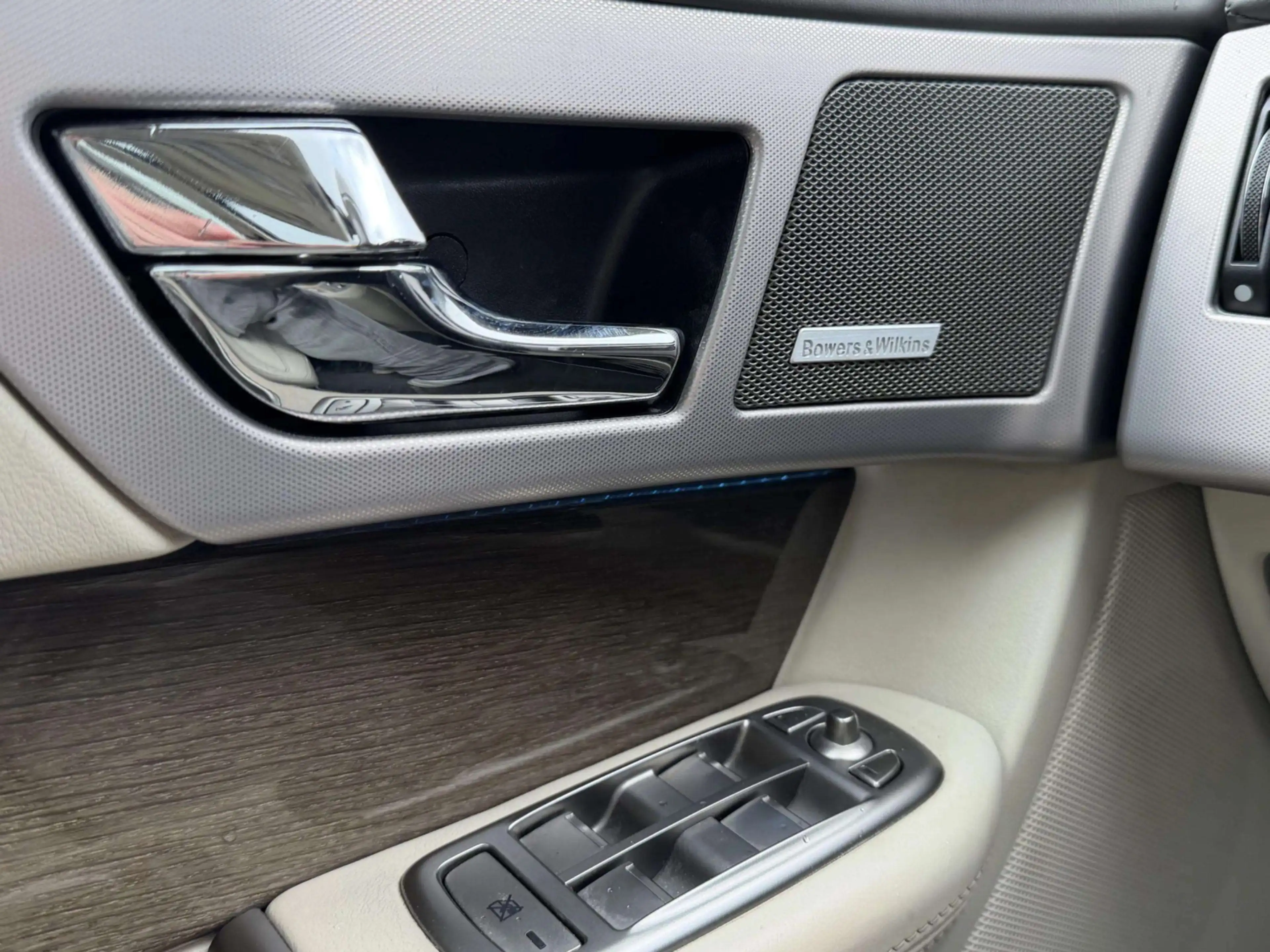 Jaguar XF 4.2 V8 SV8 Supercharged | Bowers & Wilkins | Panor — photo 17