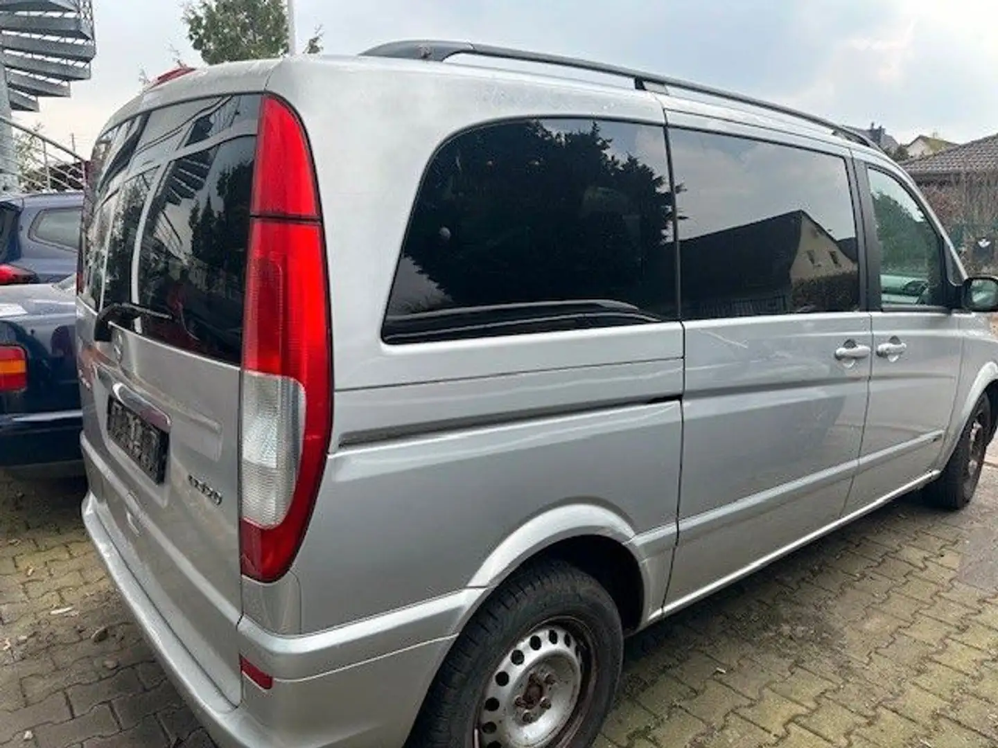Mercedes-Benz Viano 2.0 CDI kompakt Silber - 2