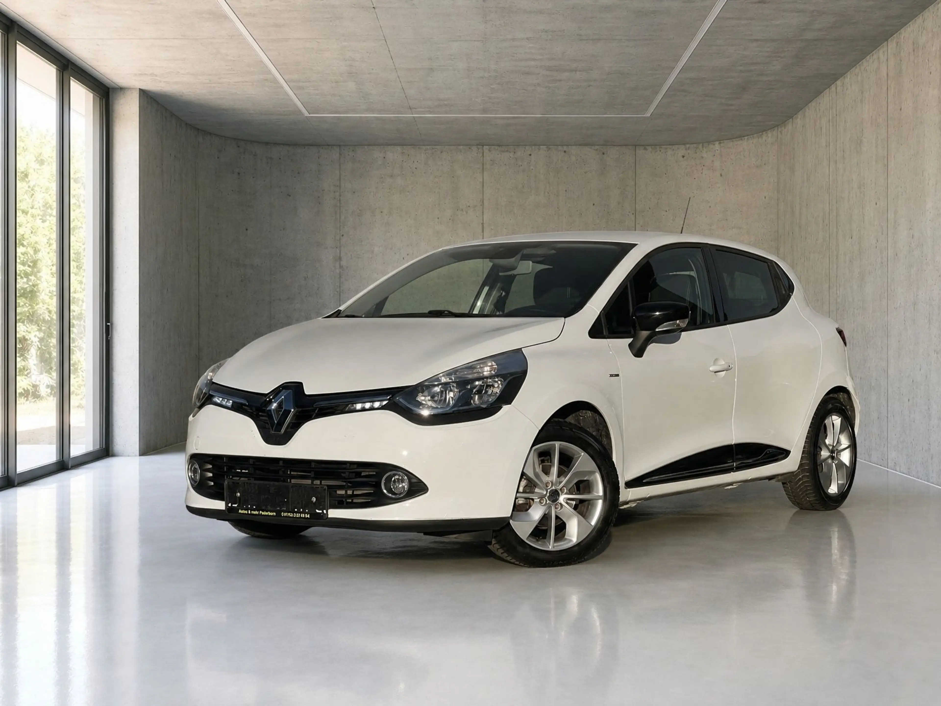 Renault Clio Limited *NAVI*PDC*KLIMAAUT*KEYLESS*TEMPOMAT