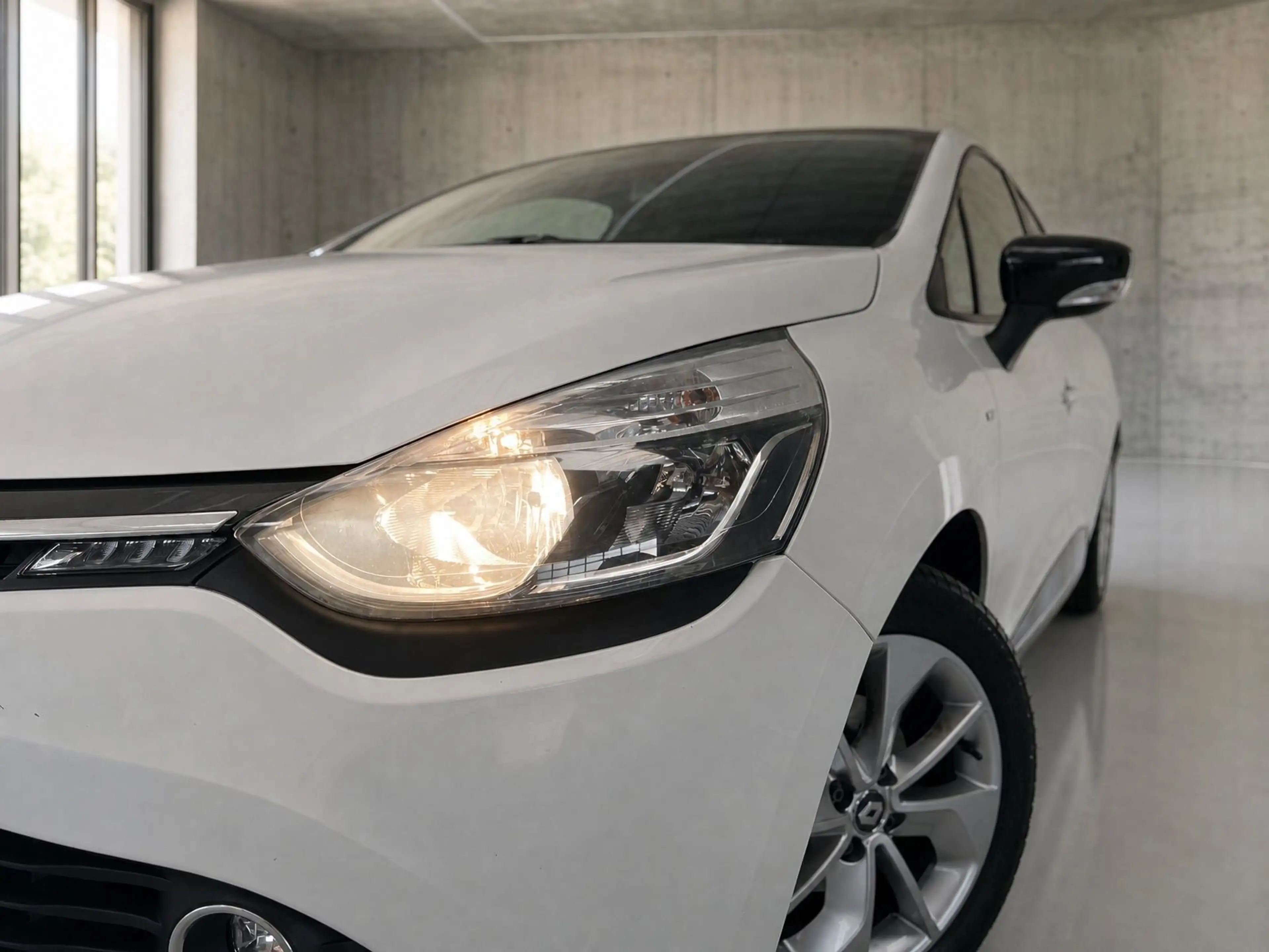 Renault Clio Limited *NAVI*PDC*KLIMAAUT*KEYLESS*TEMPOMAT — photo 11