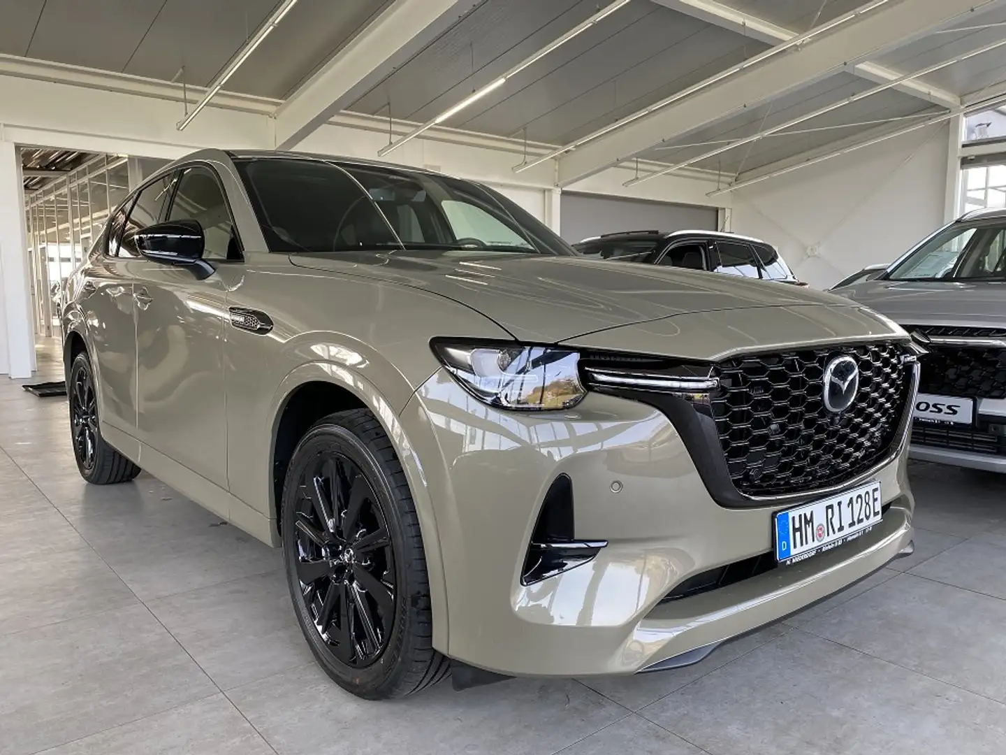 Mazda CX-60 2025 2.5 PHEV Homura Plus Leder, Pano, Matrix, 20" Bej - 1