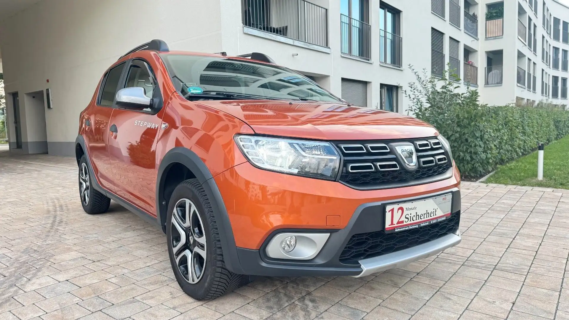 Dacia Sandero II Stepway Celebration, NAVI, LED, TOP!! Orange - 1