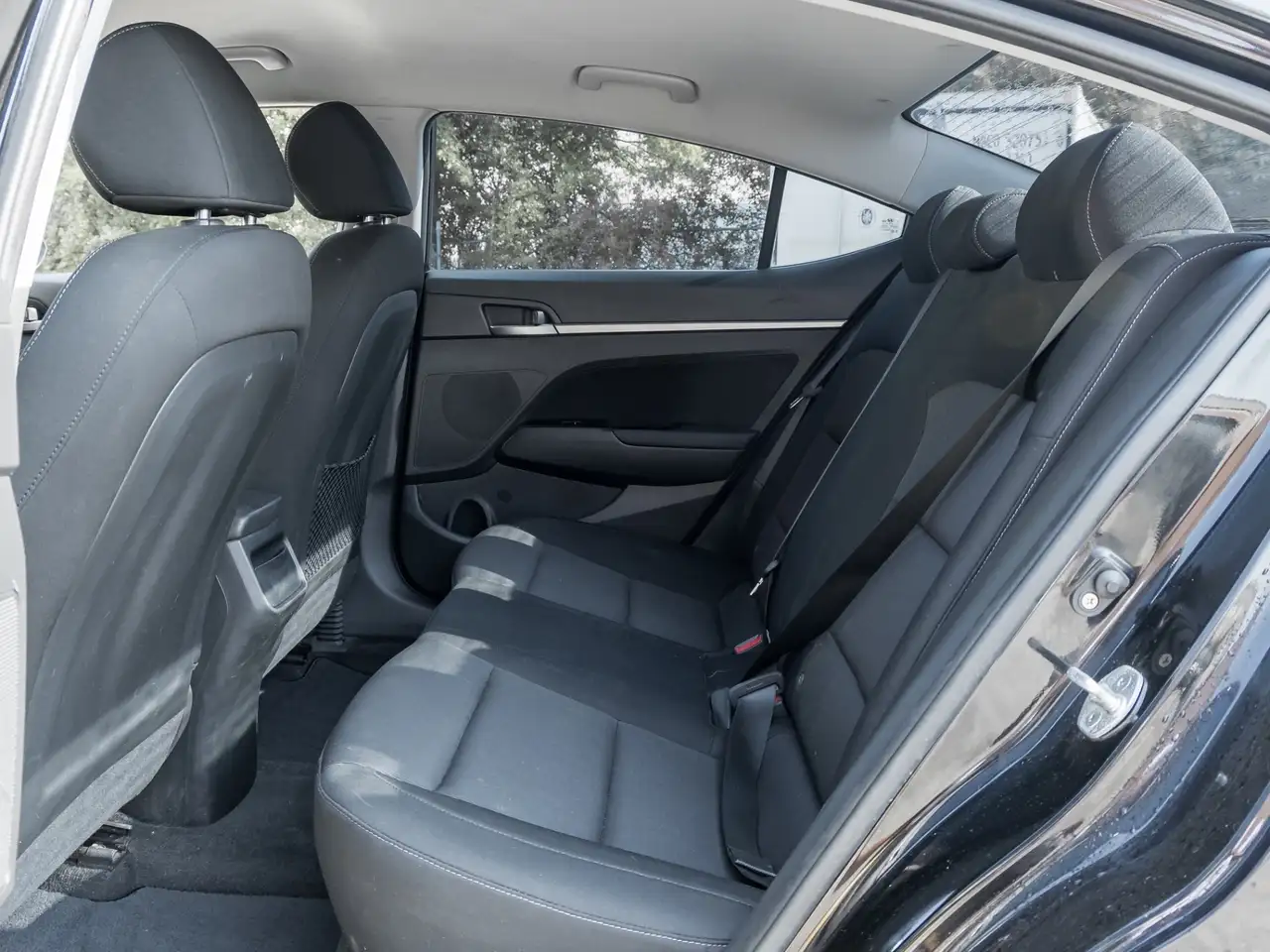Hyundai ELANTRA снимка Hyundai ELANTRA