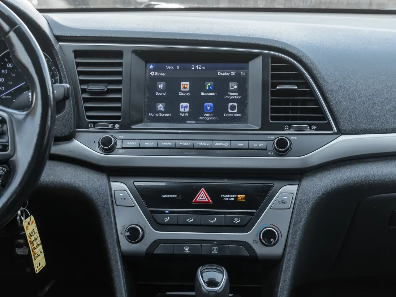 Hyundai ELANTRA снимка Hyundai ELANTRA