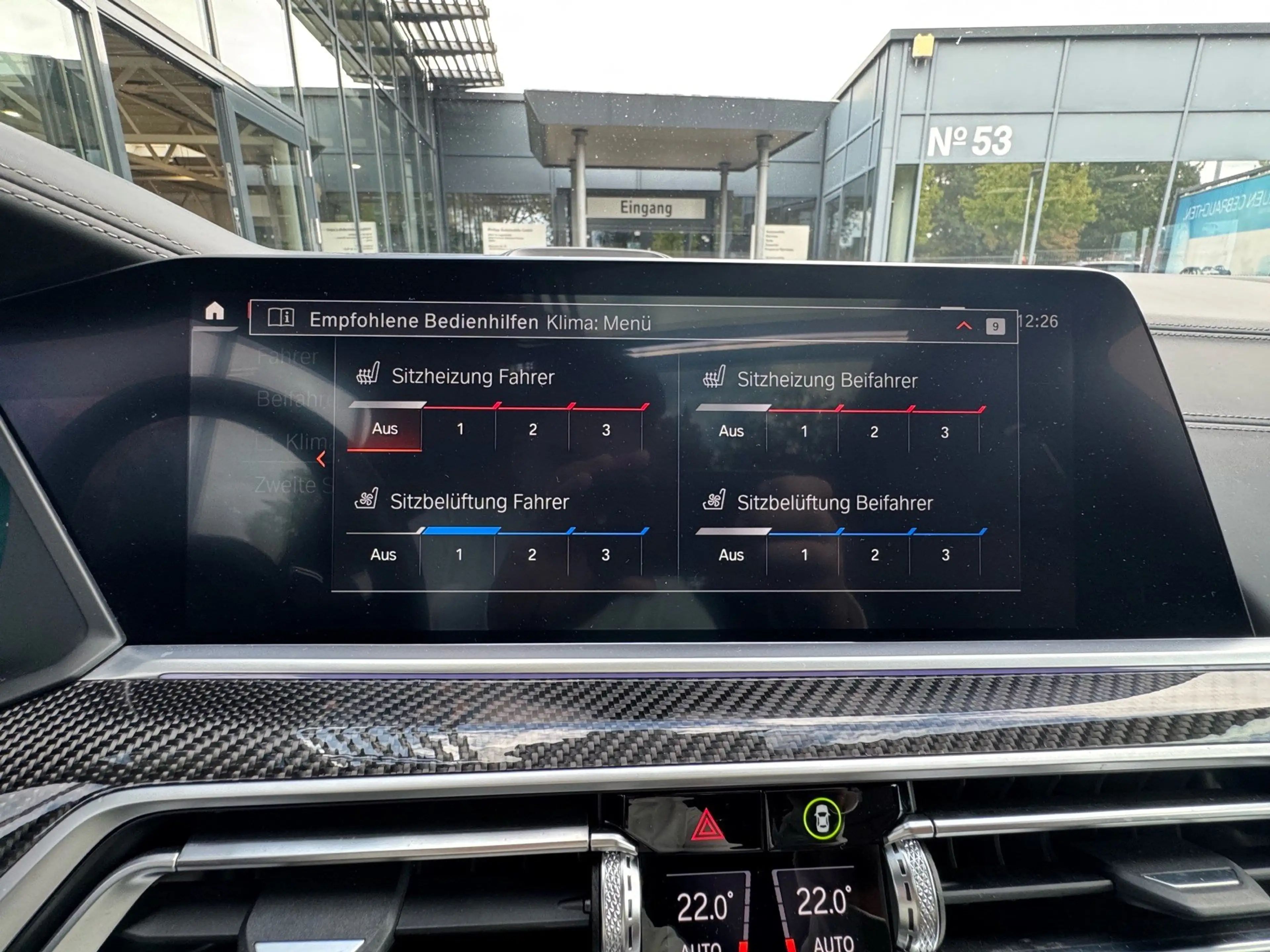 BMW X5 xDrive45e M Sport Luft TV Pano Laser AHK B&W — photo 11