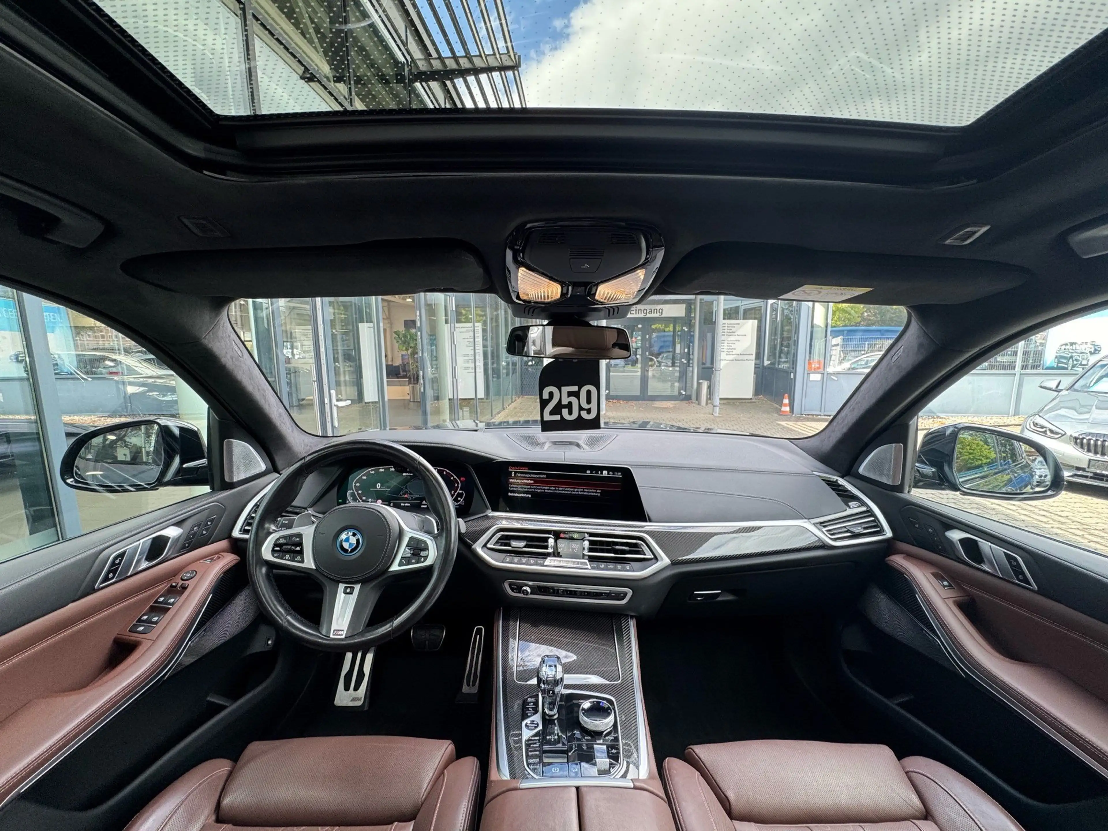 BMW X5 xDrive45e M Sport Luft TV Pano Laser AHK B&W — photo 3