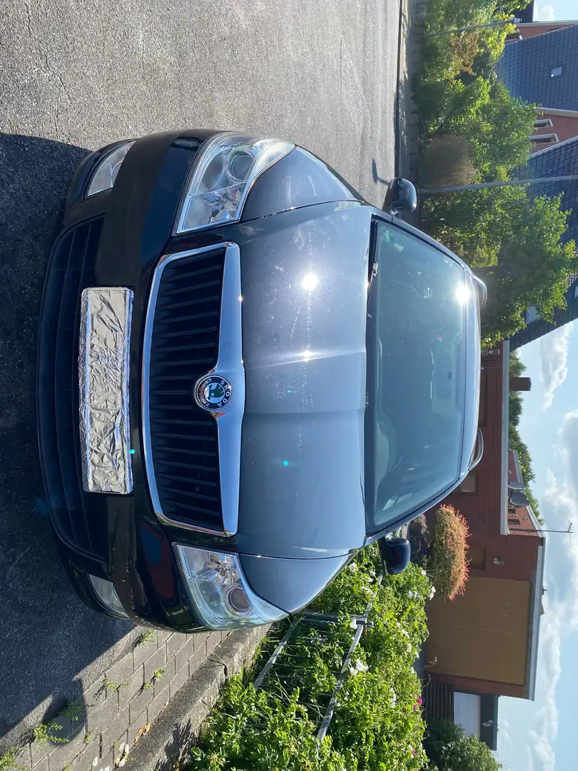 Skoda Octavia Combi 1.6 TDI DPF Ambition Schwarz - 1