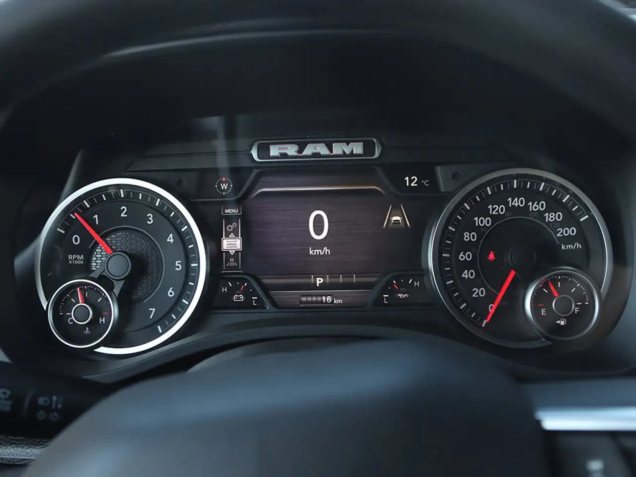 RAM 1500 снимка RAM 1500