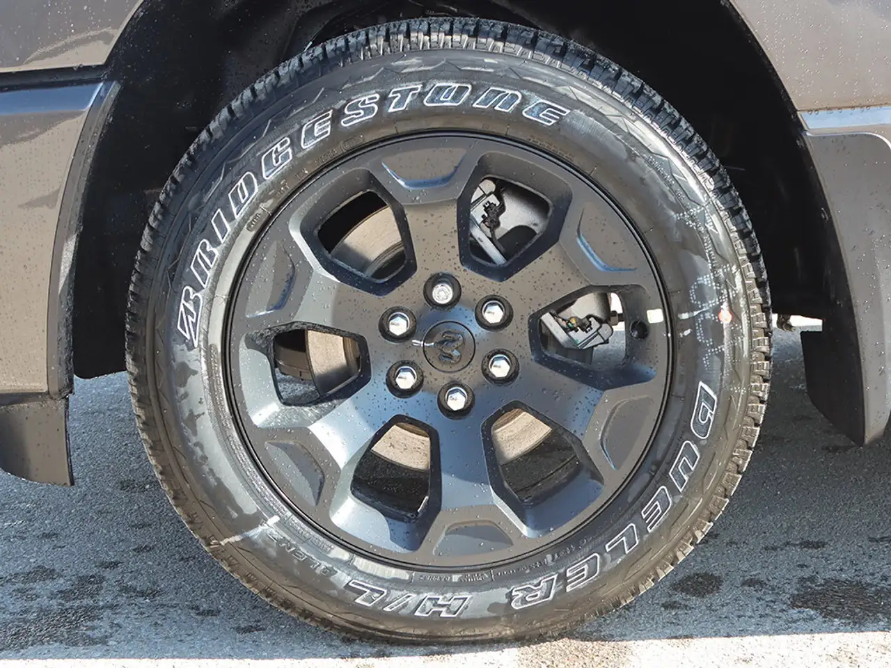 RAM 1500 снимка RAM 1500