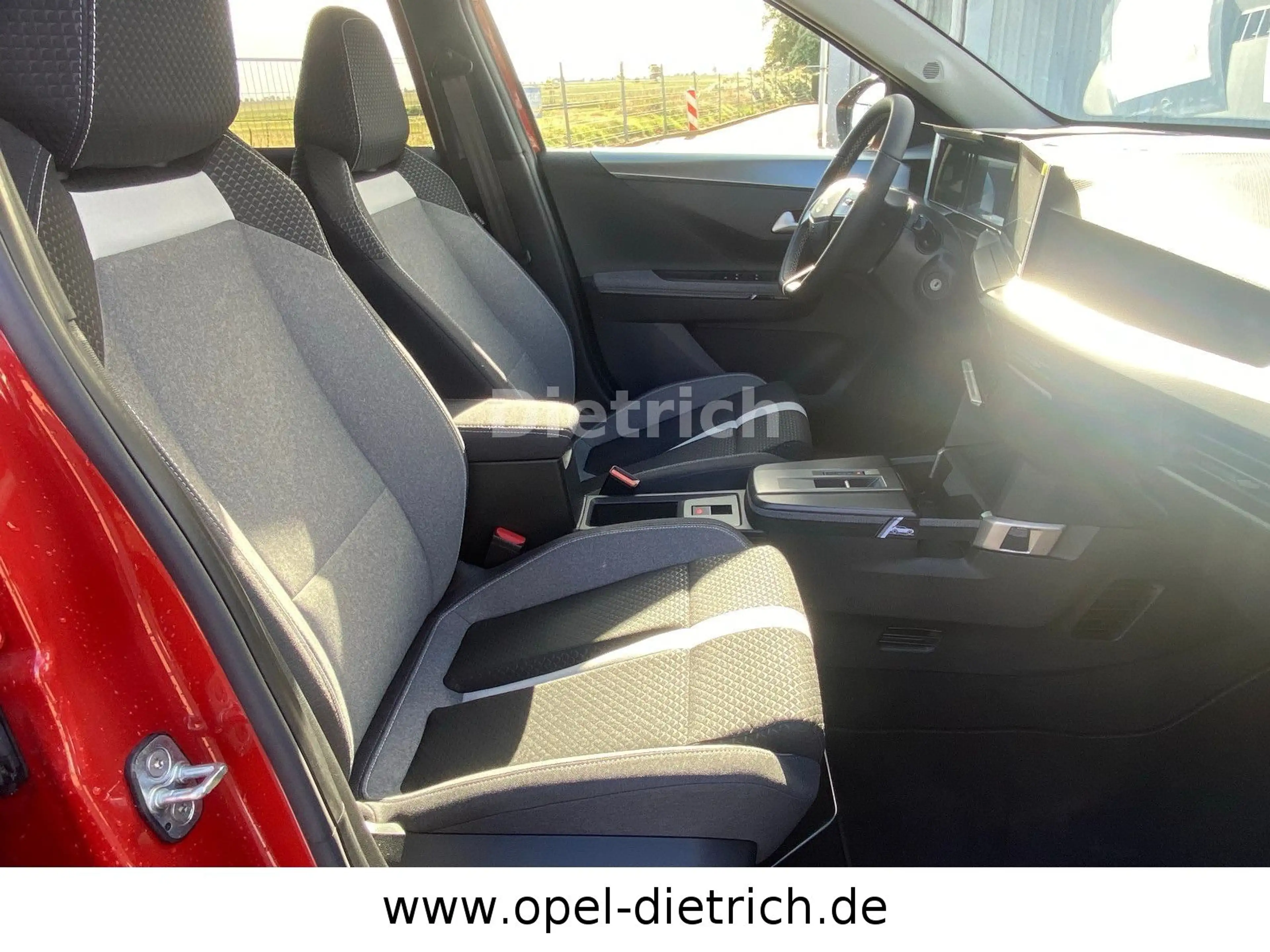 Opel Frontera GS 1.2 145PS Hybrid Automatik 7-Sitz. — photo 14