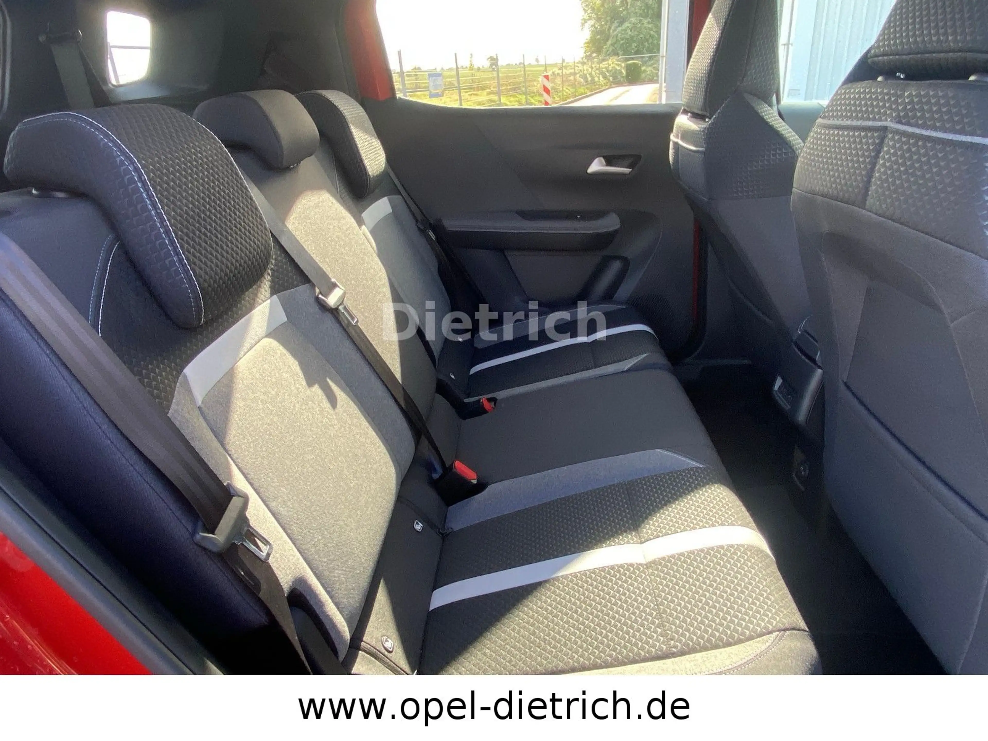 Opel Frontera GS 1.2 145PS Hybrid Automatik 7-Sitz. — photo 15