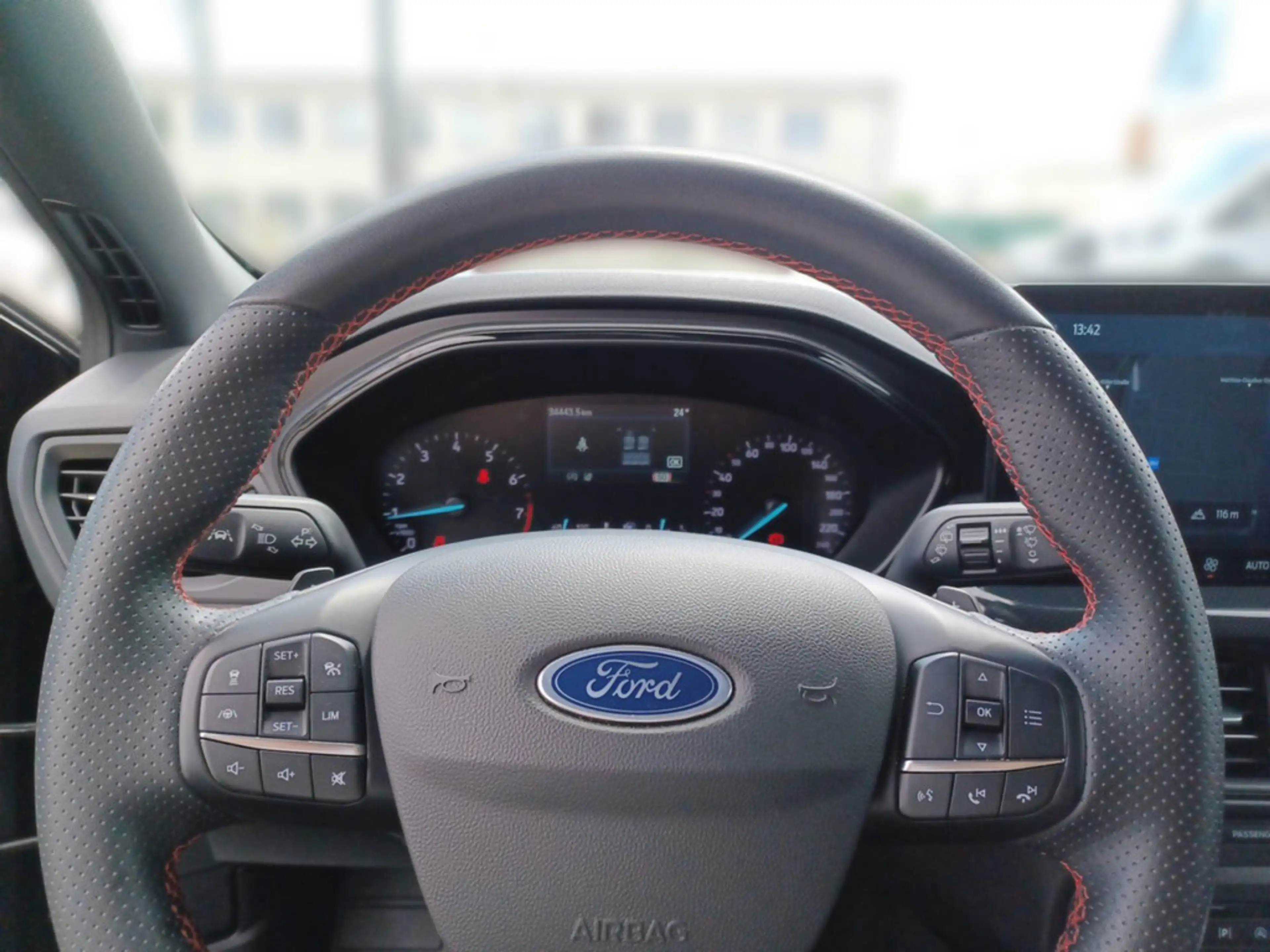 Ford Focus ST-Line Turnier 1.0L 155 PS DCT Allwett — photo 12