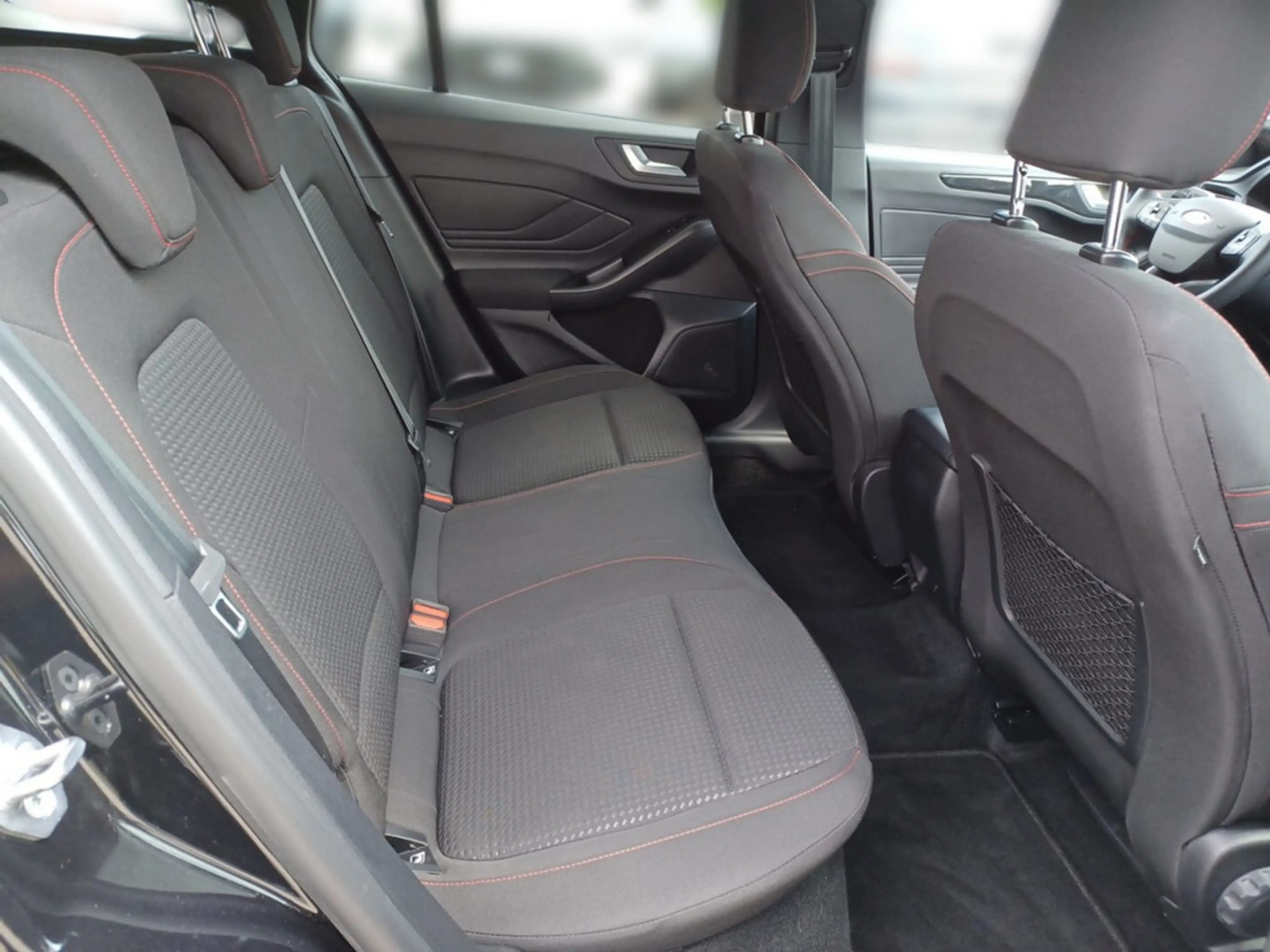 Ford Focus ST-Line Turnier 1.0L 155 PS DCT Allwett — photo 11