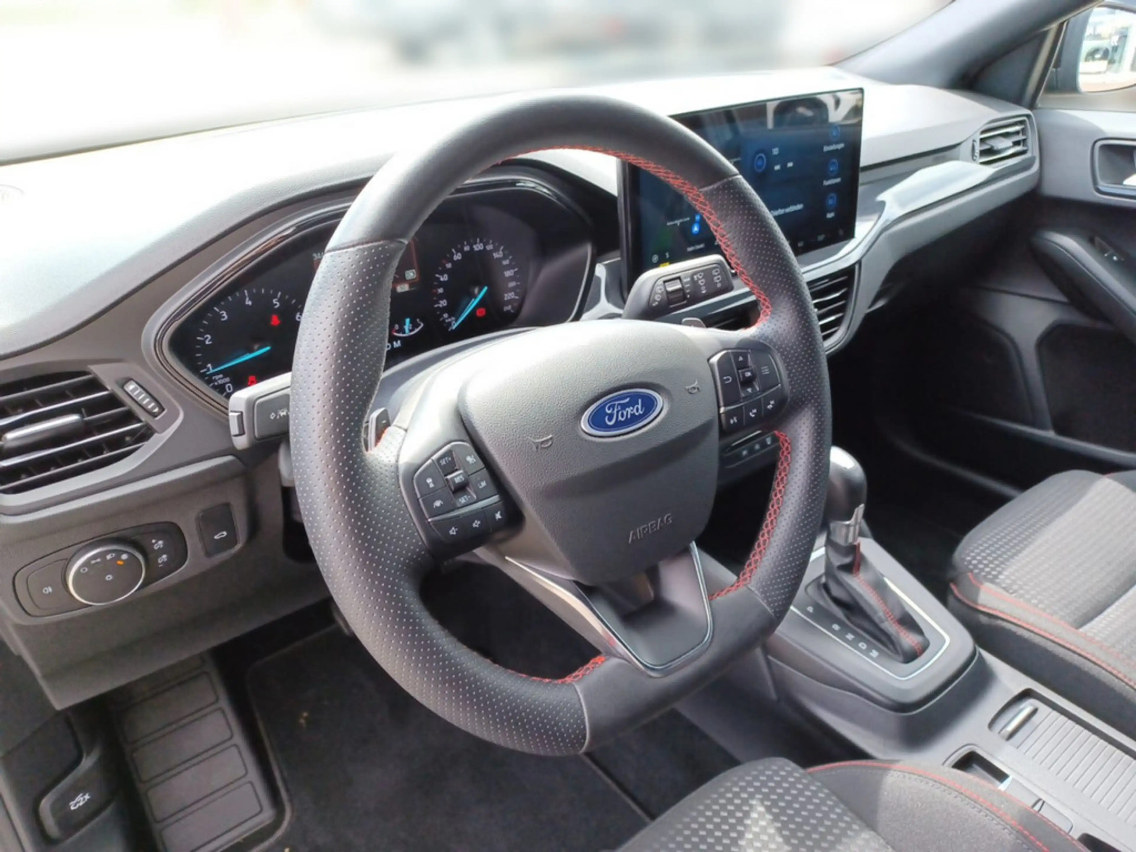 Ford Focus ST-Line Turnier 1.0L 155 PS DCT Allwett — photo 9