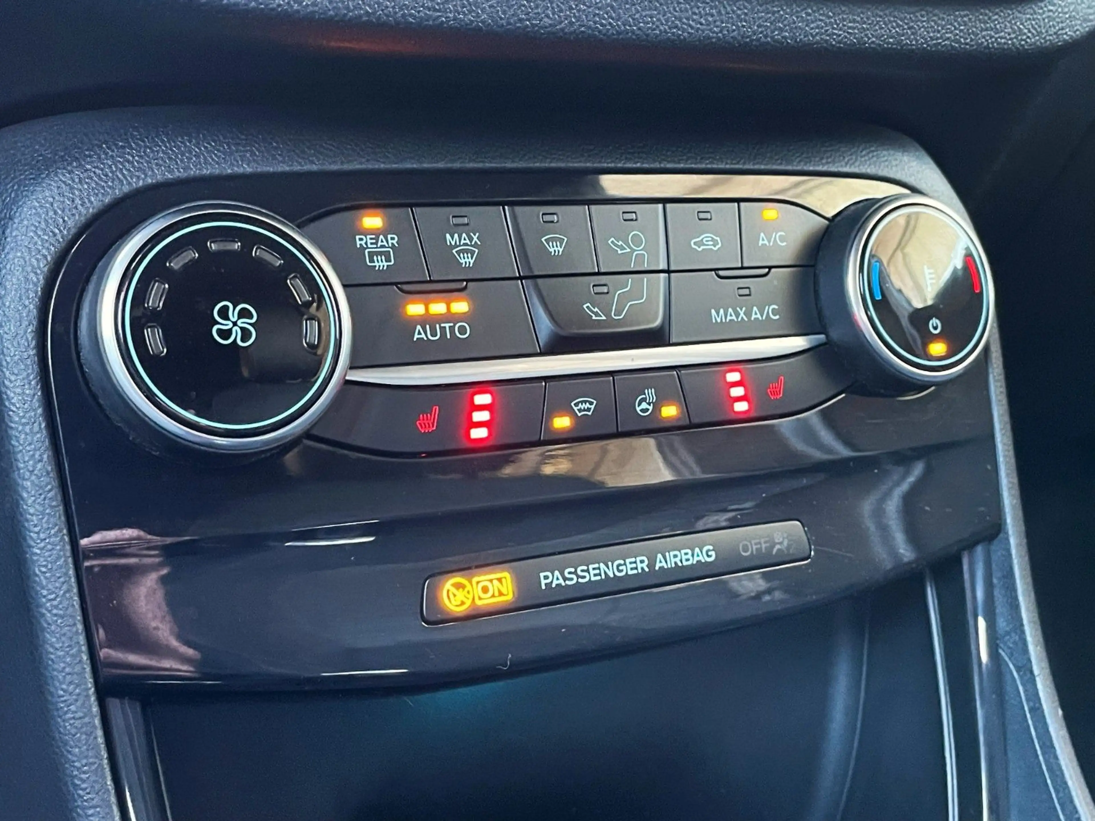 Ford Puma 1.0 EcoBoost MHEV ST-Line X Automatik — photo 16