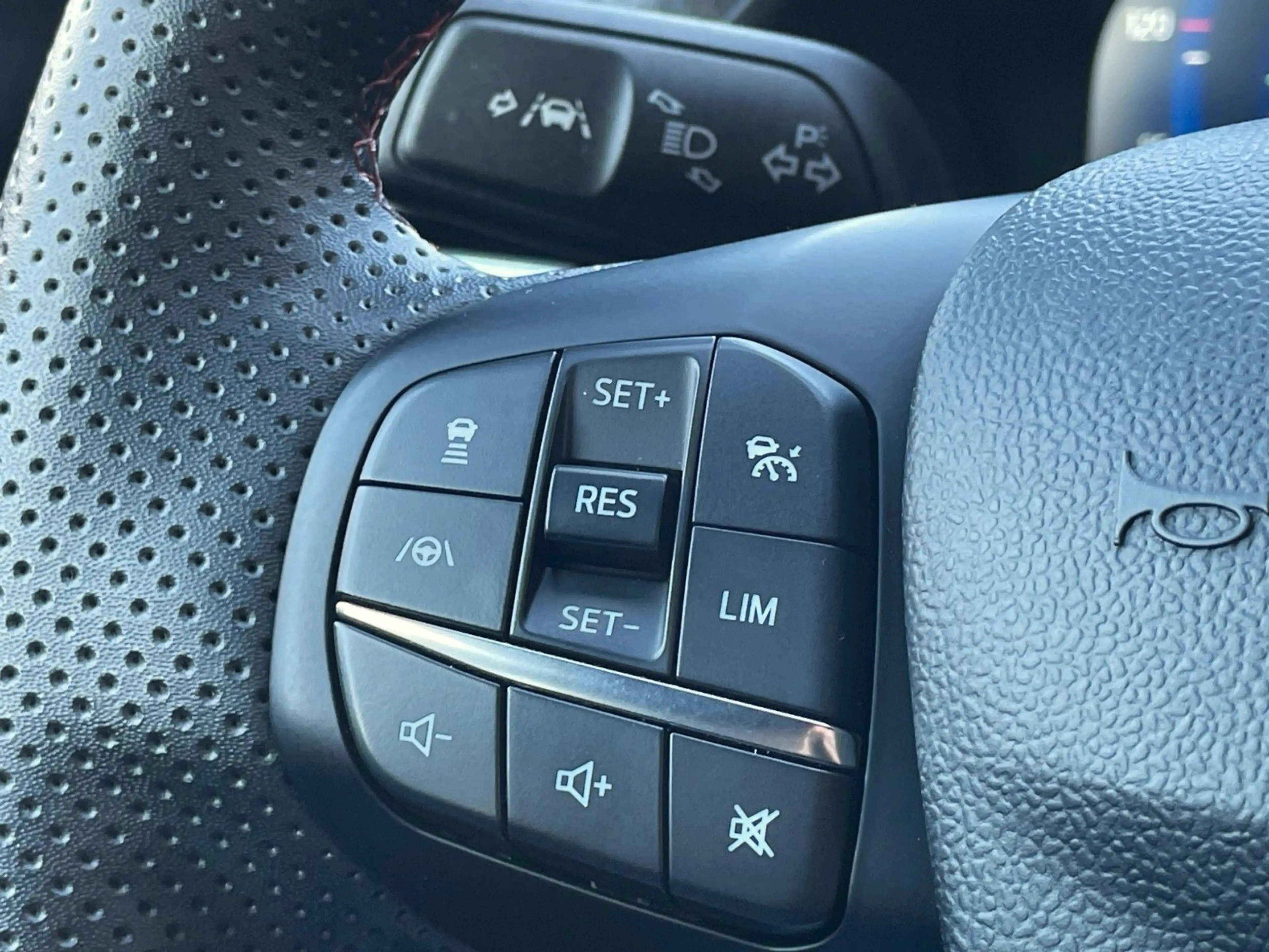 Ford Puma 1.0 EcoBoost MHEV ST-Line X Automatik — photo 20