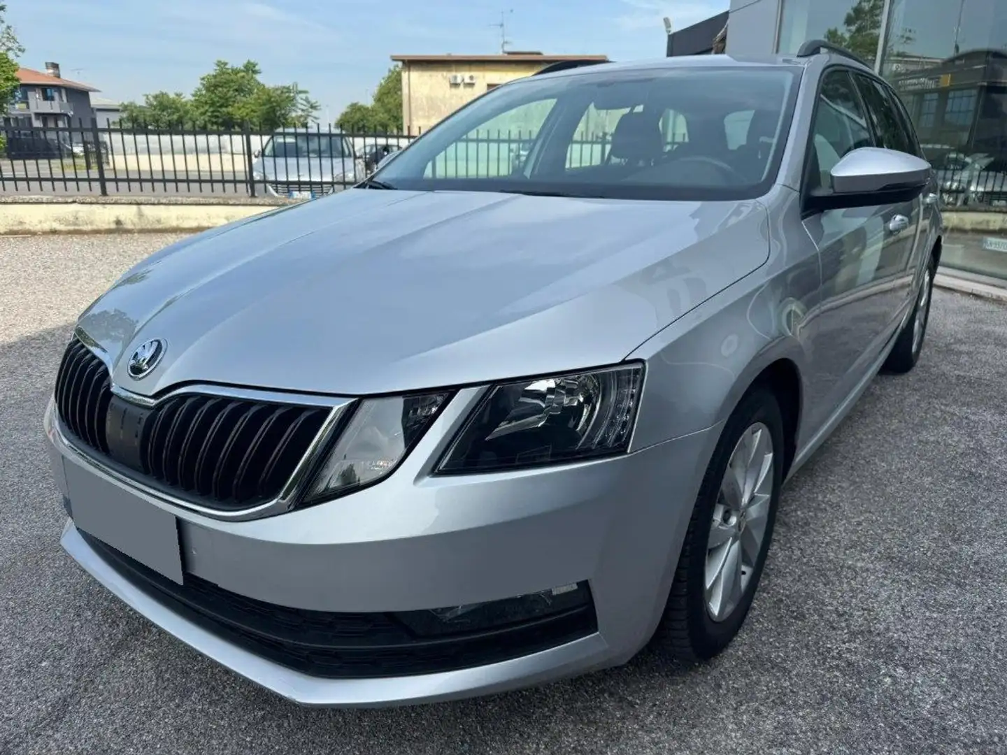 Skoda Octavia 1.5 DSG Wagon Style G-Tec Argento - 1