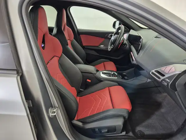 BMW 1 Series view 10