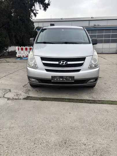 Hyundai H-1 Bus
