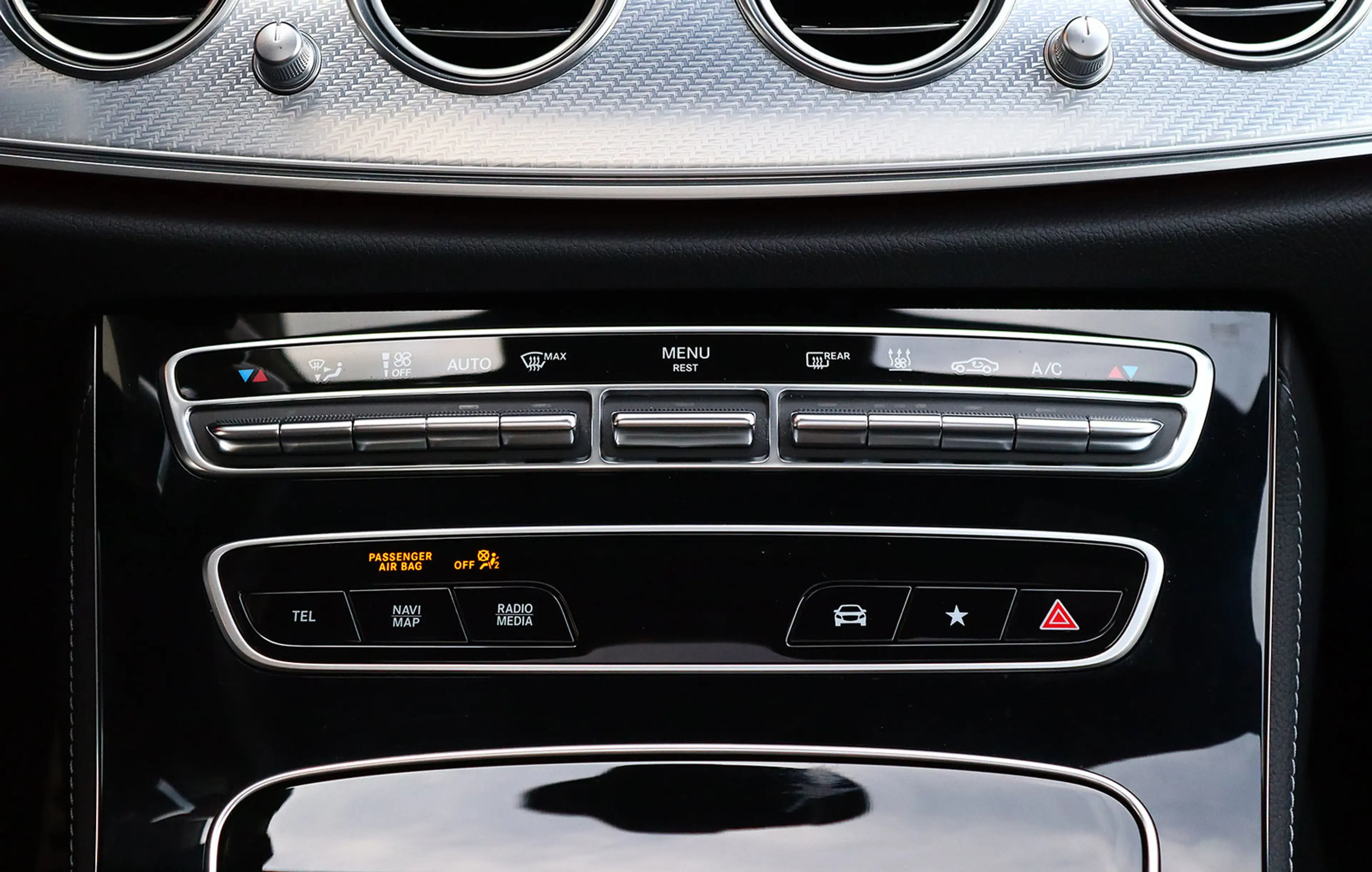 Mercedes-Benz E 300 de T 3x AMG DISTRONIC+PANO+KAM360+HEADUP — photo 12