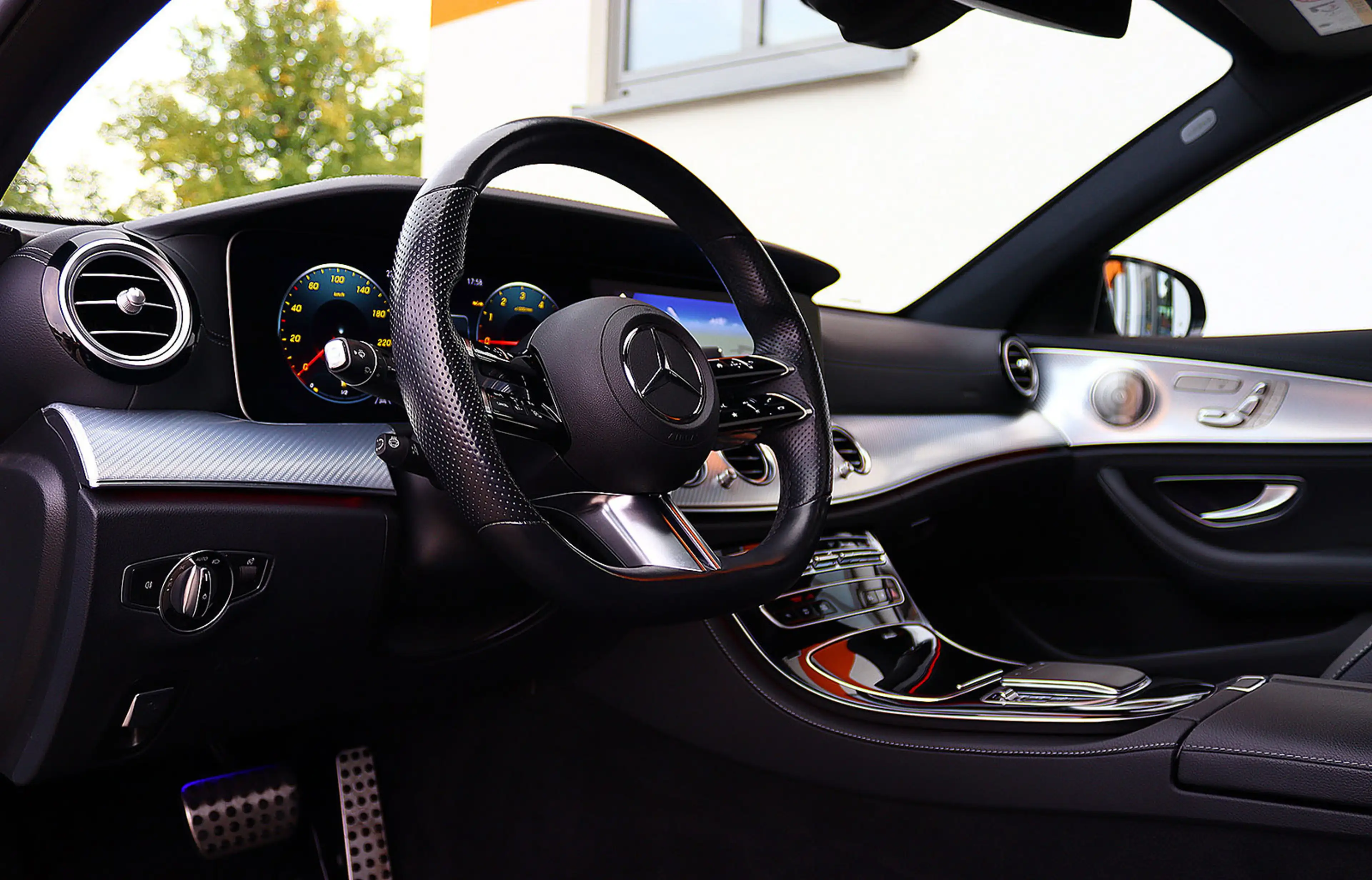 Mercedes-Benz E 300 de T 3x AMG DISTRONIC+PANO+KAM360+HEADUP — photo 7