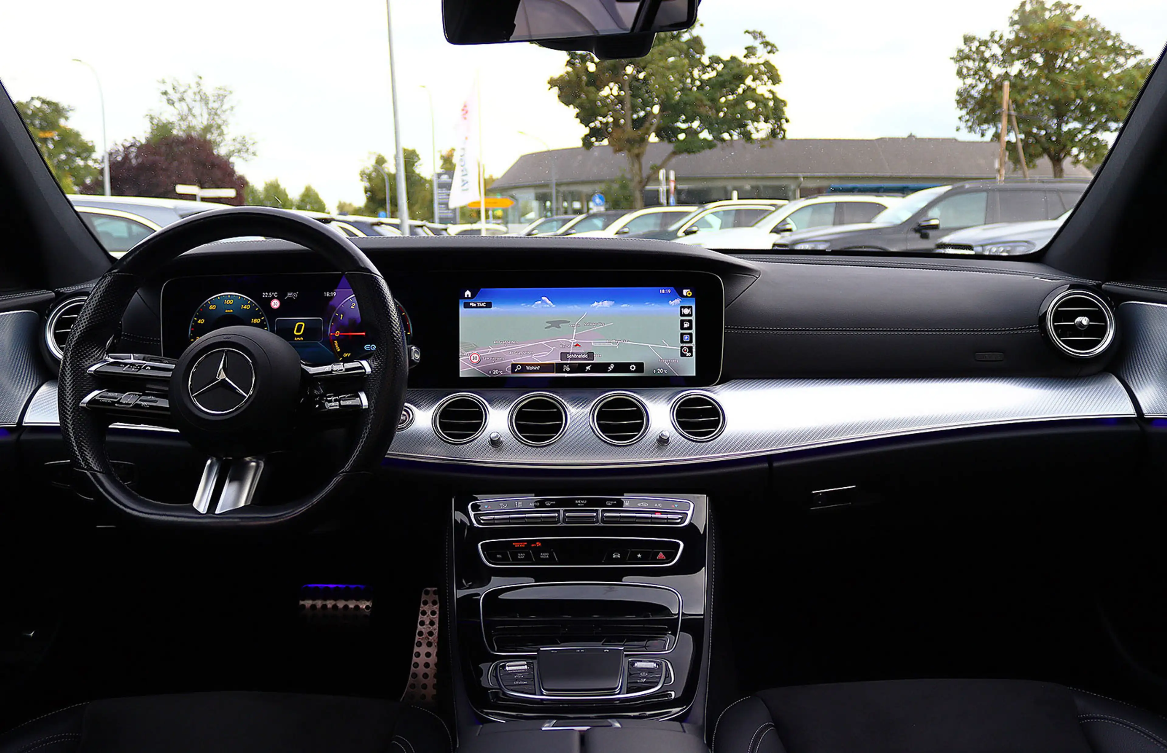 Mercedes-Benz E 300 de T 3x AMG DISTRONIC+PANO+KAM360+HEADUP — photo 10